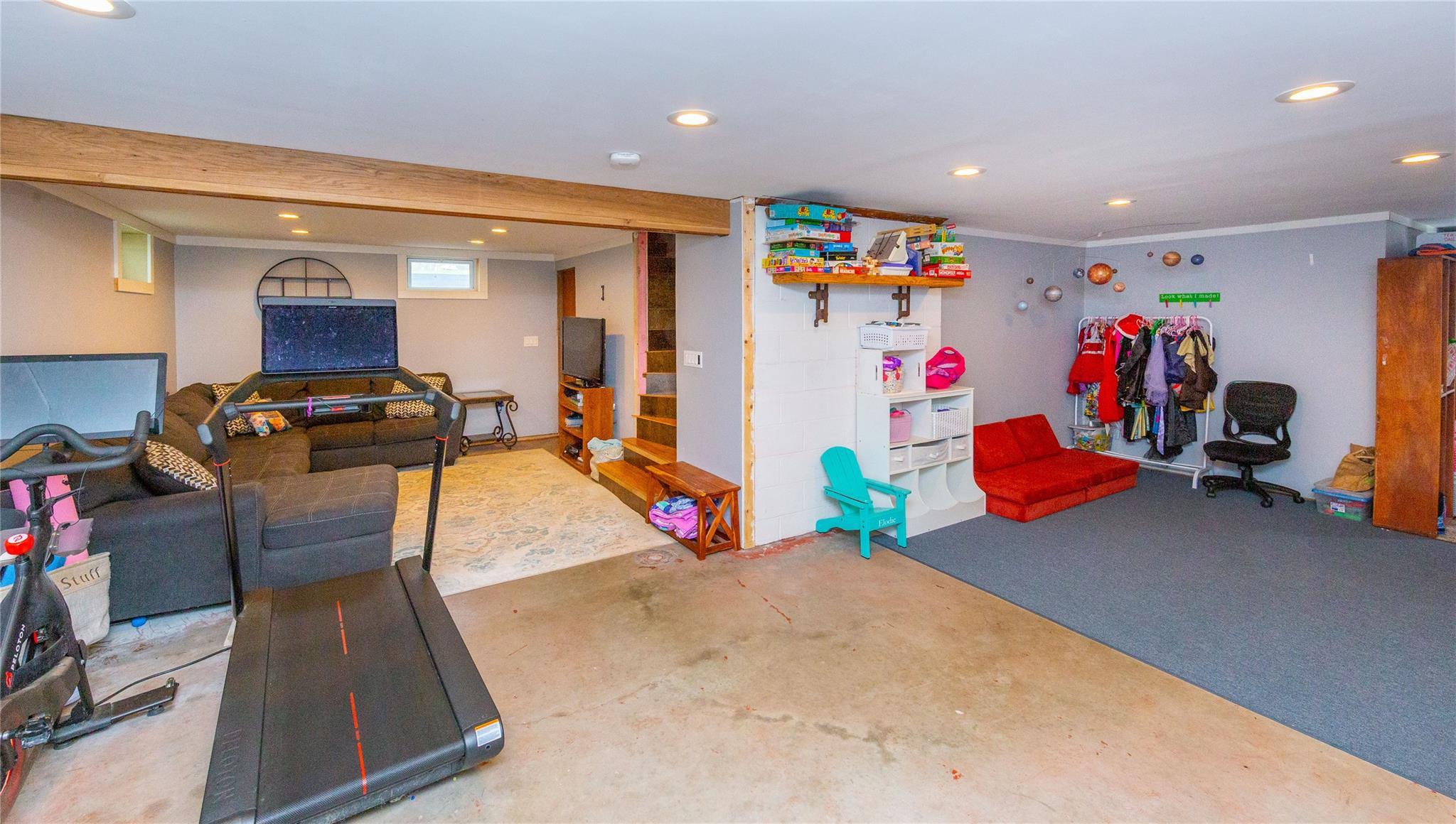 Single Family Hillside  Dutchess County, NY 12594, MLS-847366-24