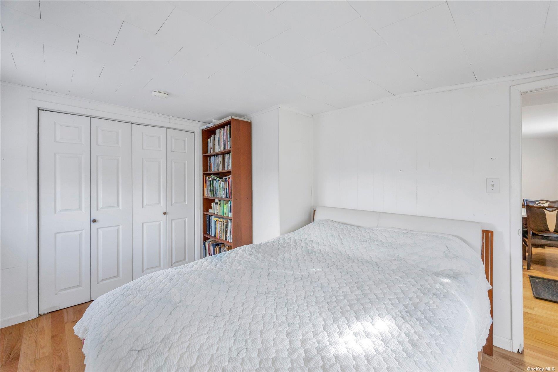 Single Family Inwood  Suffolk County, NY 11784, MLS-847402-18