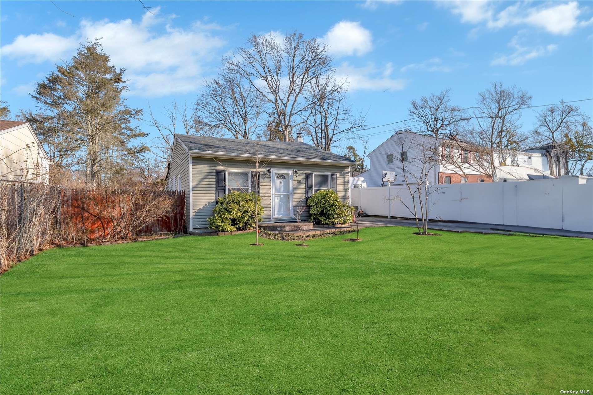 Single Family Inwood  Suffolk County, NY 11784, MLS-847402-3