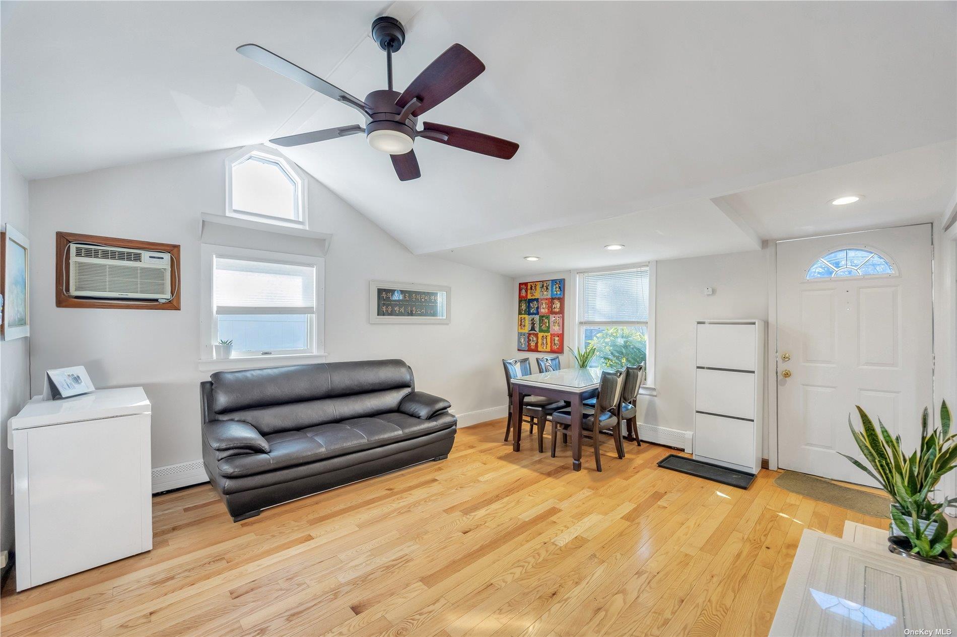 Single Family Inwood  Suffolk County, NY 11784, MLS-847402-4