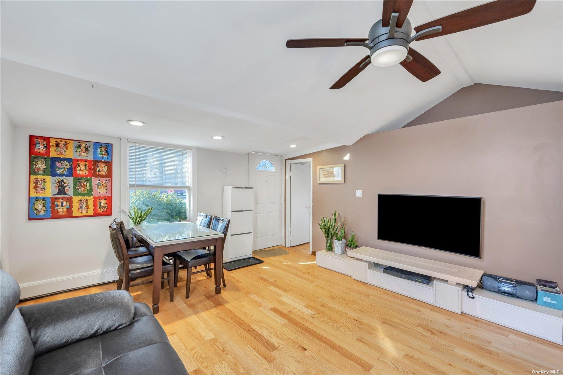 Single Family Inwood  Suffolk County, NY 11784, MLS-847402-5