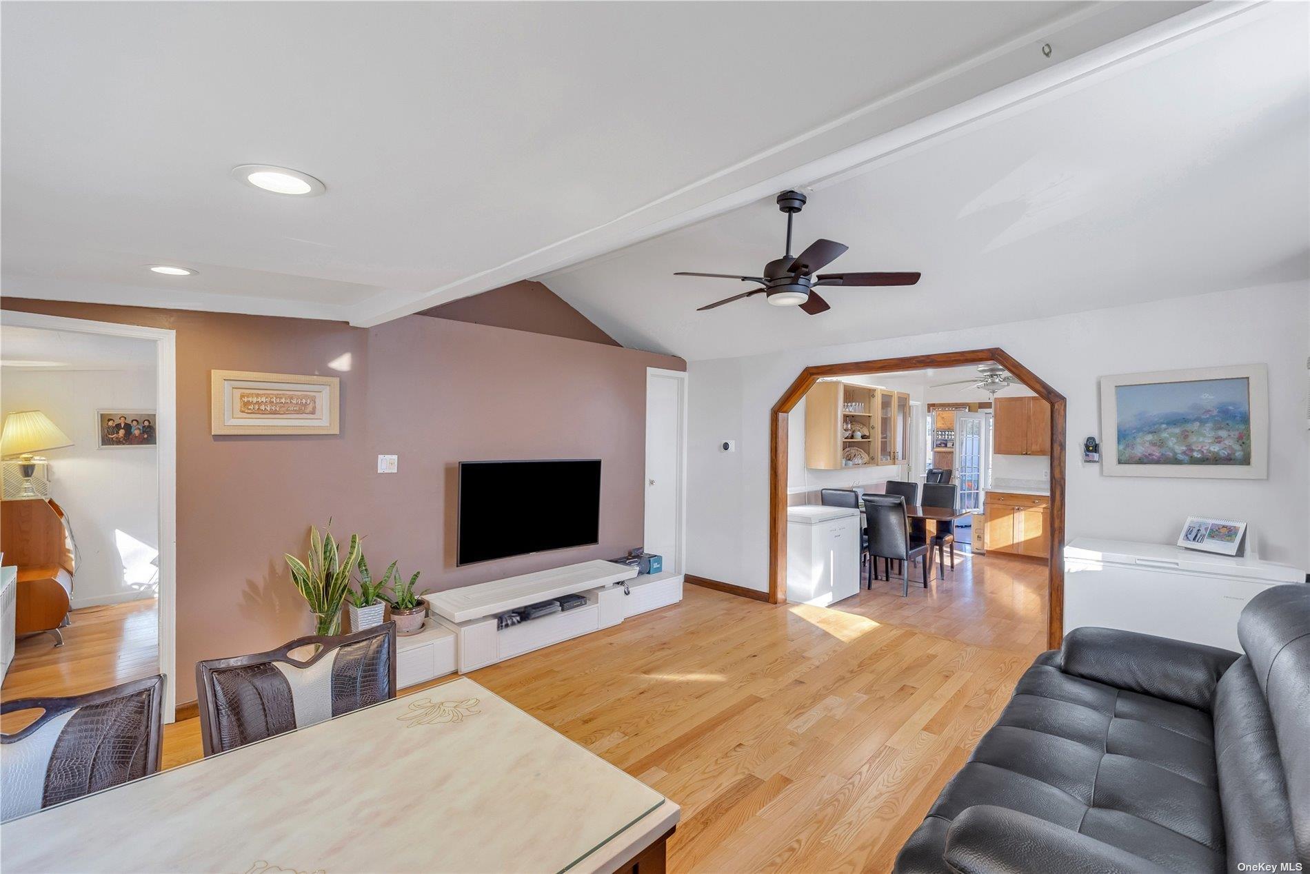 Single Family Inwood  Suffolk County, NY 11784, MLS-847402-6
