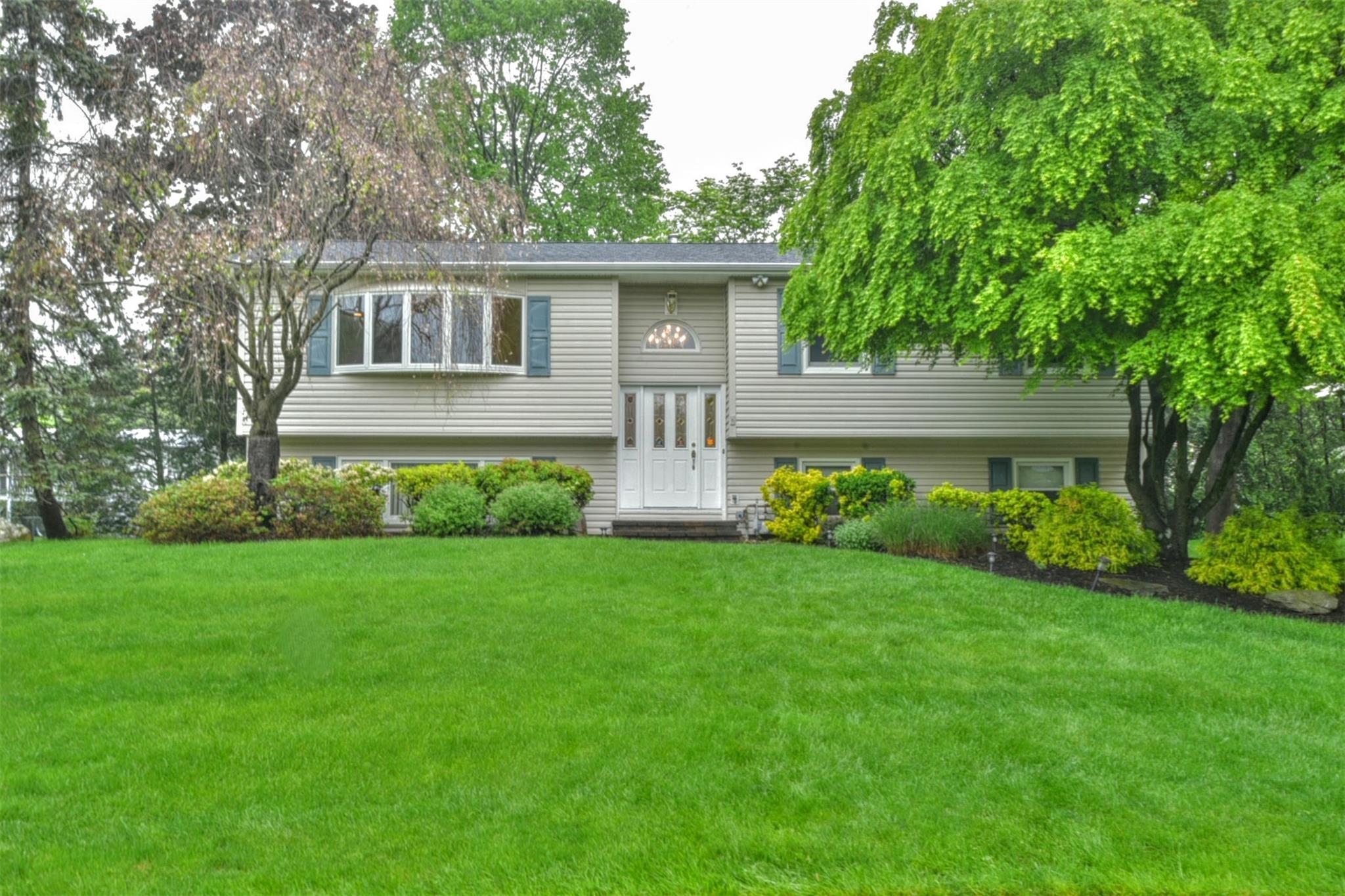 Single Family Crownlyn  Rockland County, NY 10954, MLS-847409-2