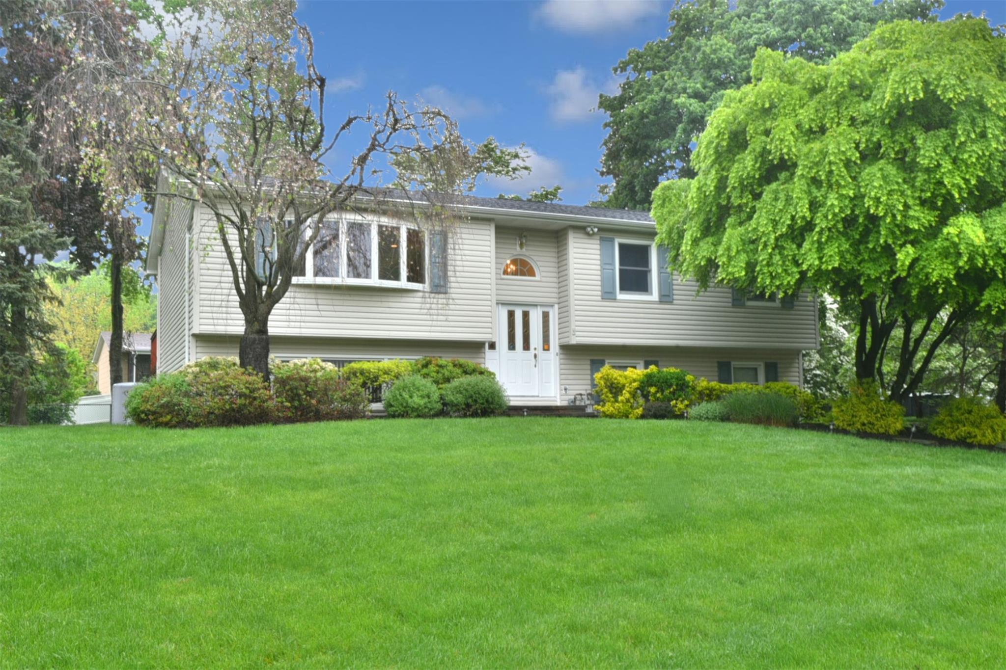 Single Family Crownlyn  Rockland County, NY 10954, MLS-847409-3