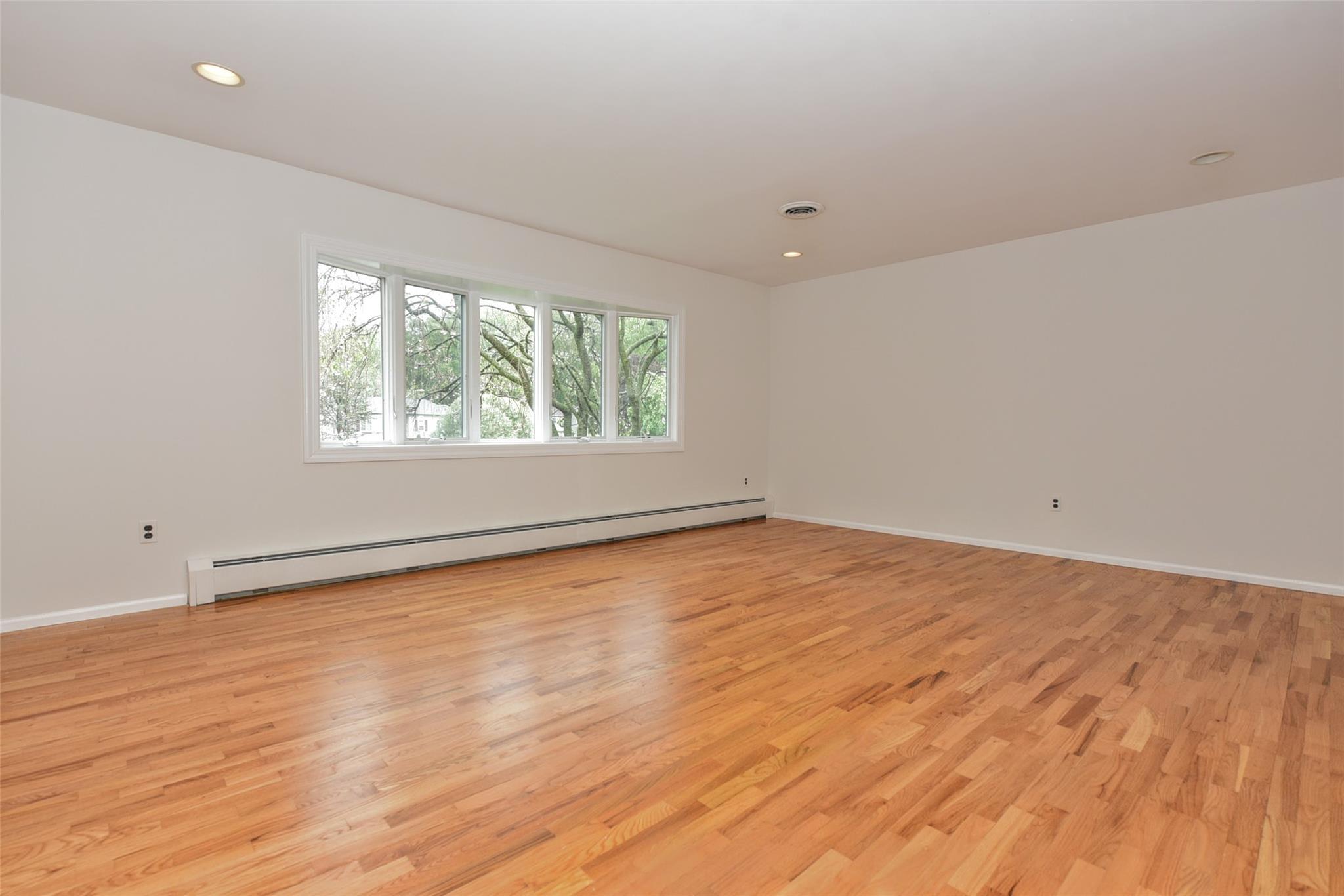 Single Family Crownlyn  Rockland County, NY 10954, MLS-847409-8