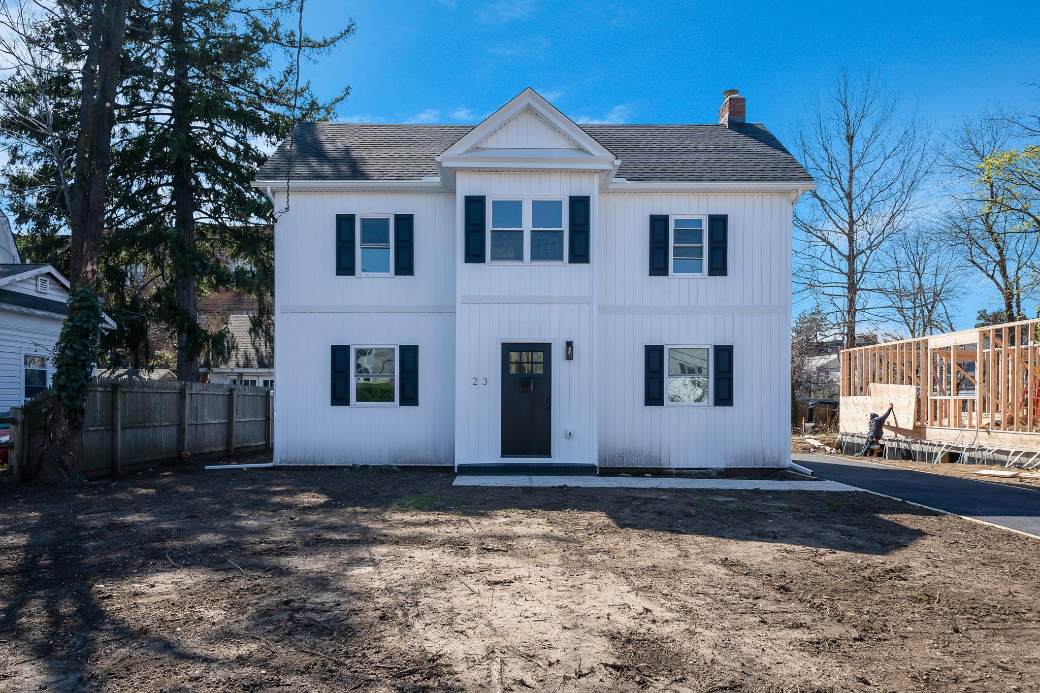 Single Family Elizabeth  Nassau County, NY 11550, MLS-847416-17