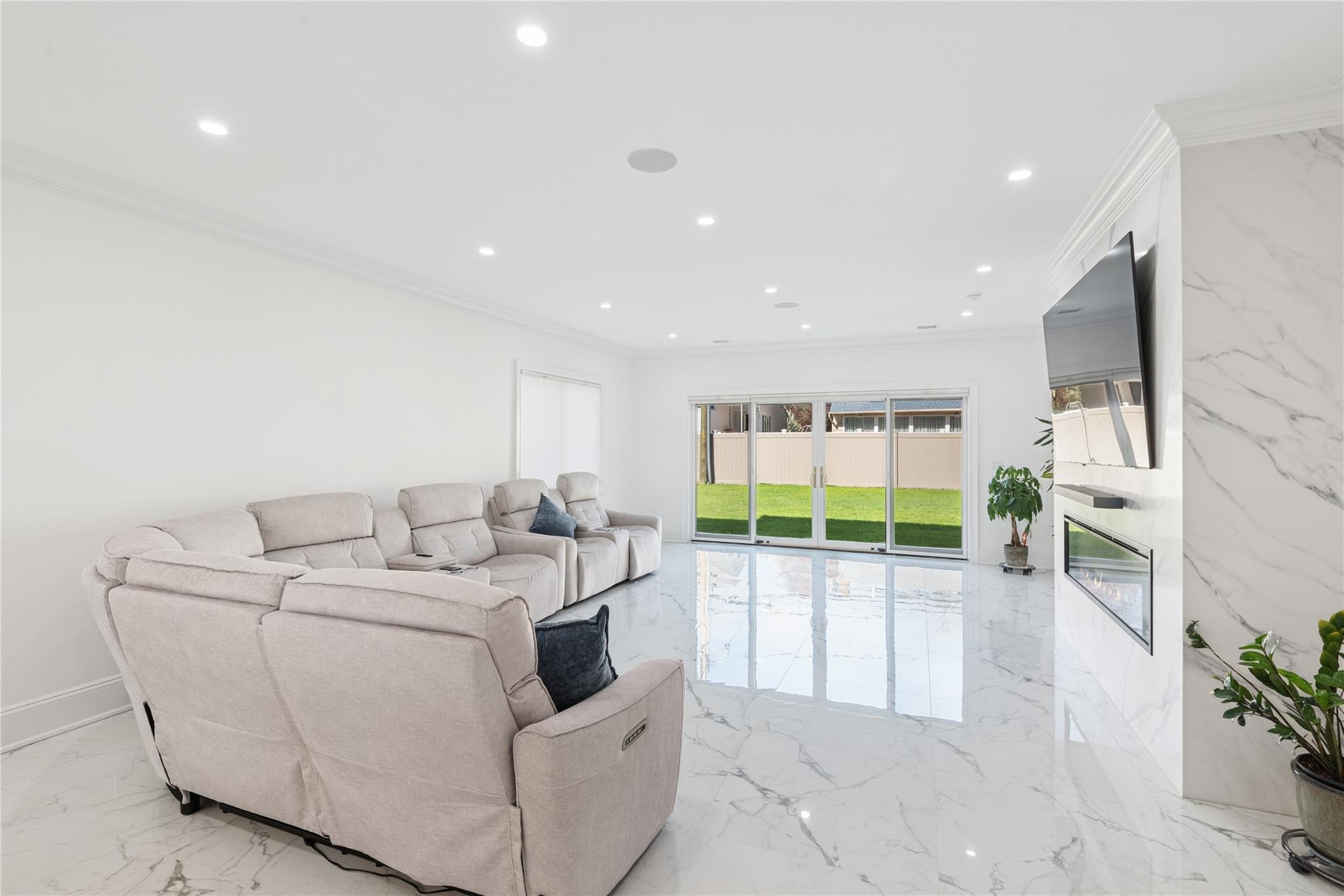 Single Family Oakleigh  Nassau County, NY 11581, MLS-847441-17