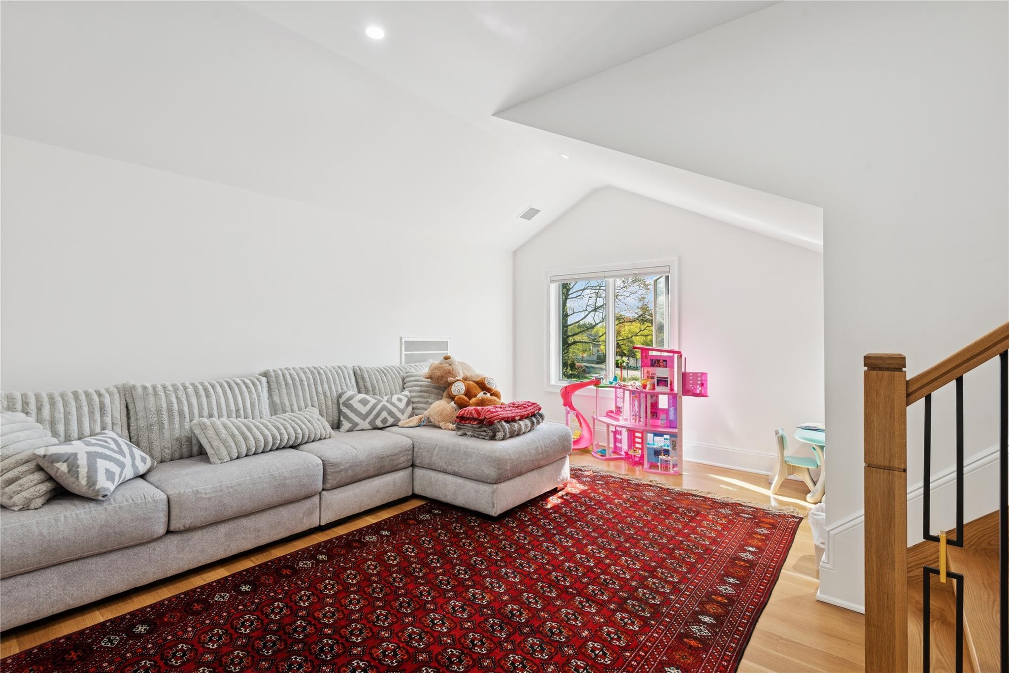 Single Family Oakleigh  Nassau County, NY 11581, MLS-847441-32