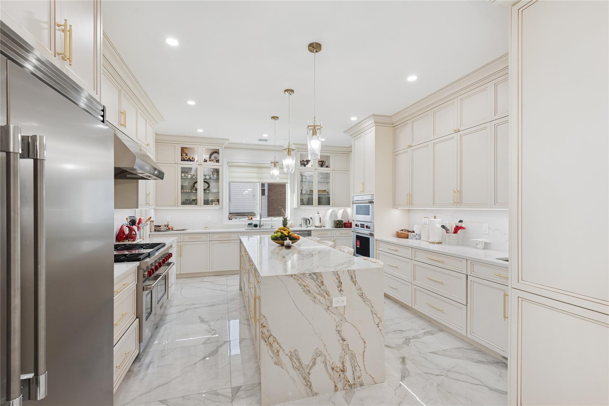 Single Family Oakleigh  Nassau County, NY 11581, MLS-847441-8