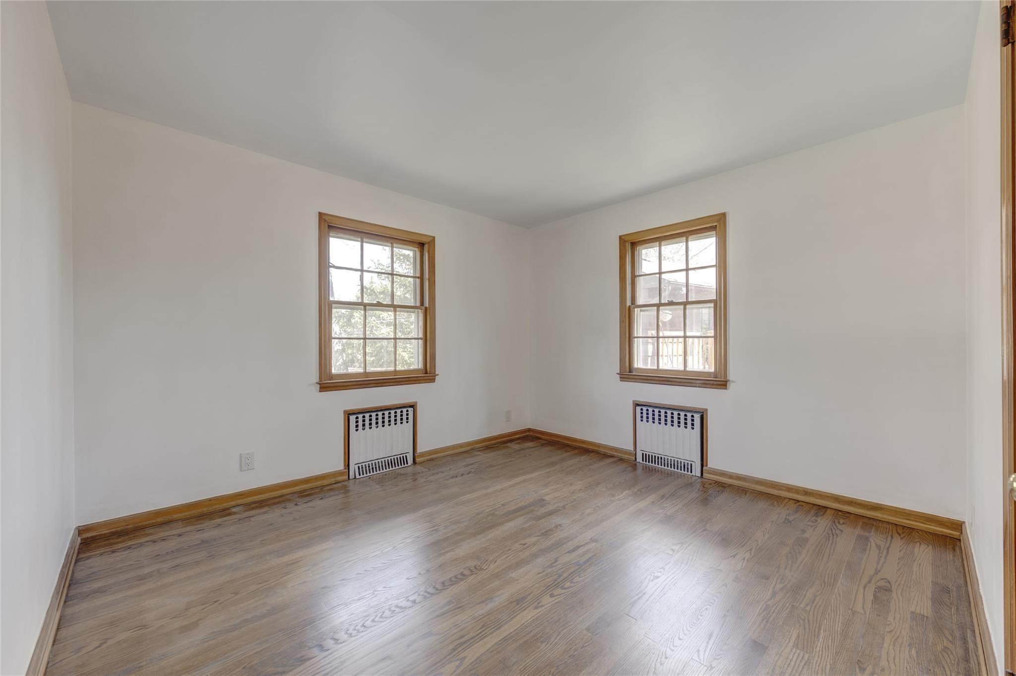 Single Family Bayville  Nassau County, NY 11709, MLS-847454-18