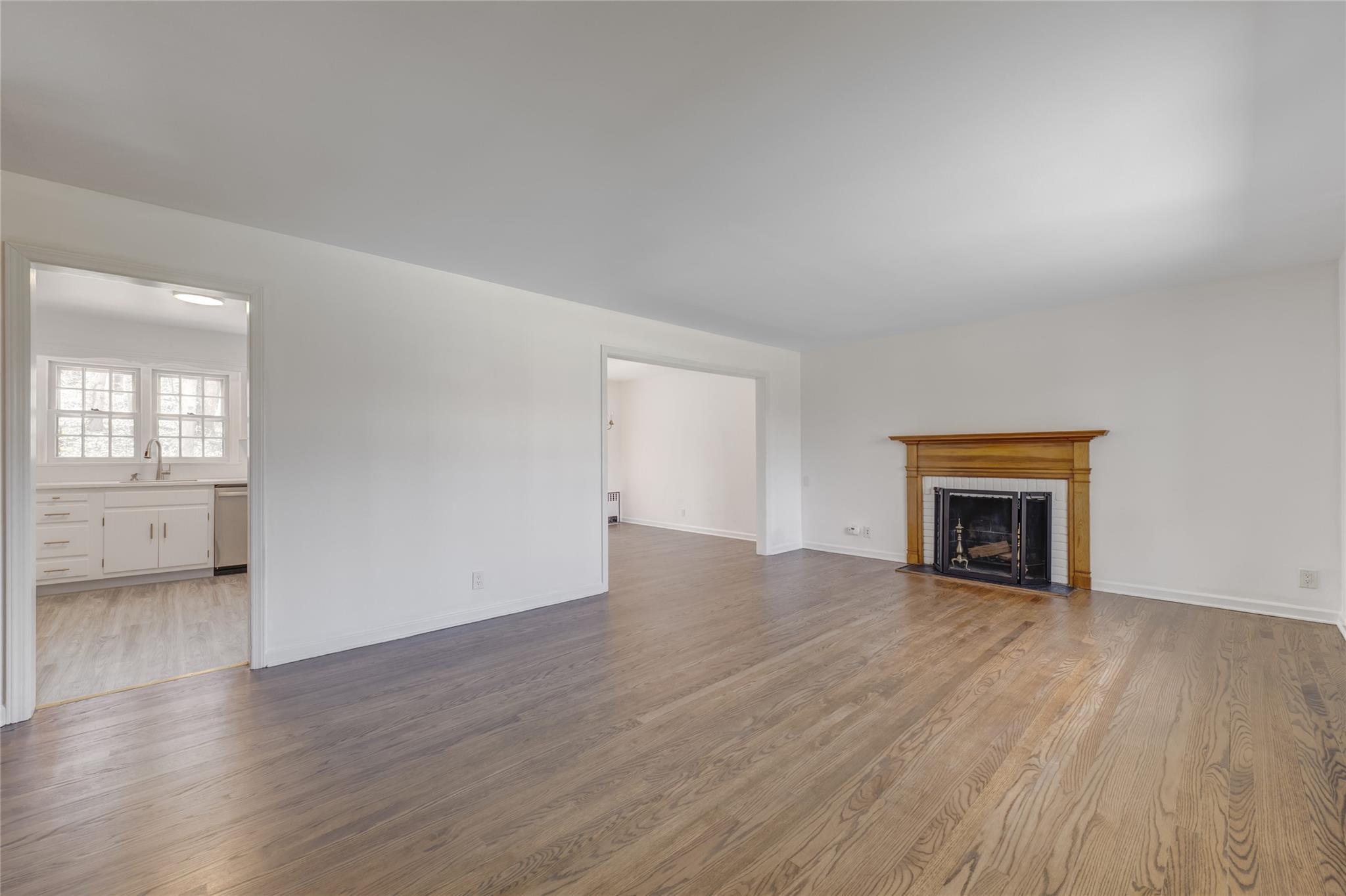 Single Family Bayville  Nassau County, NY 11709, MLS-847454-3