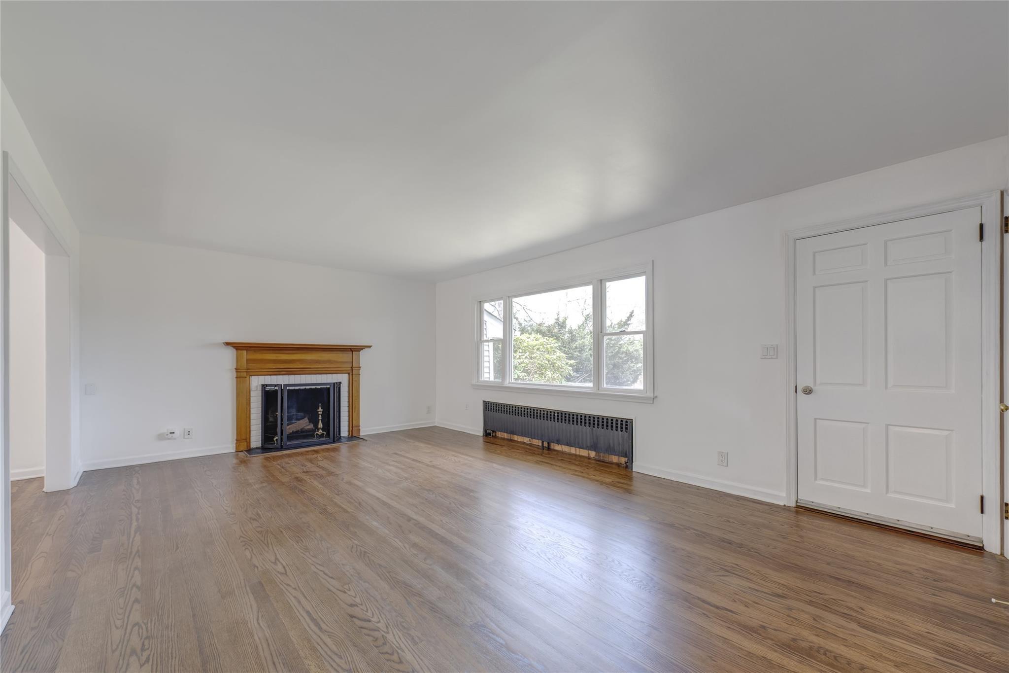 Single Family Bayville  Nassau County, NY 11709, MLS-847454-4