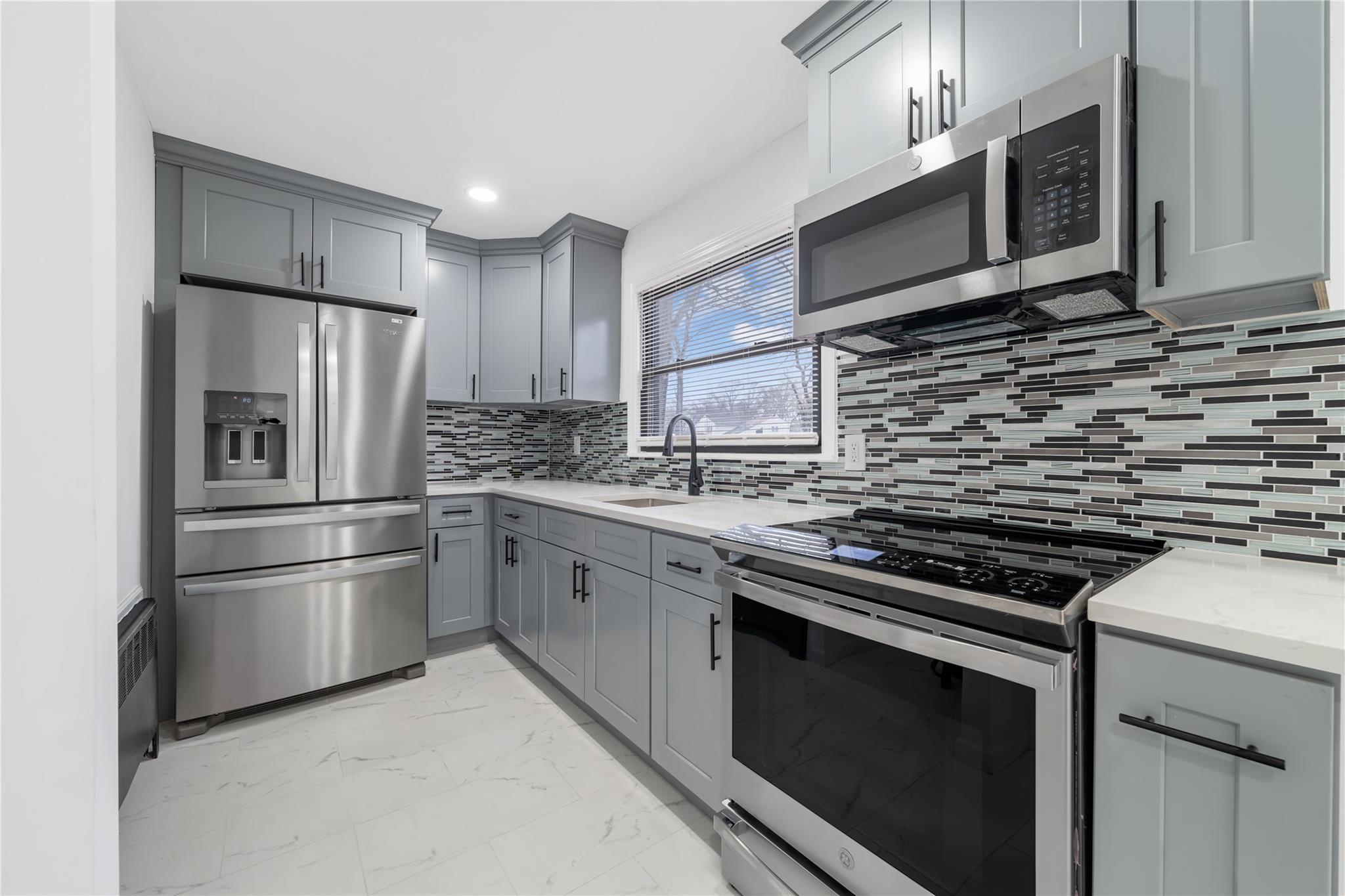 Single Family Duke  Suffolk County, NY 11706, MLS-847470-3