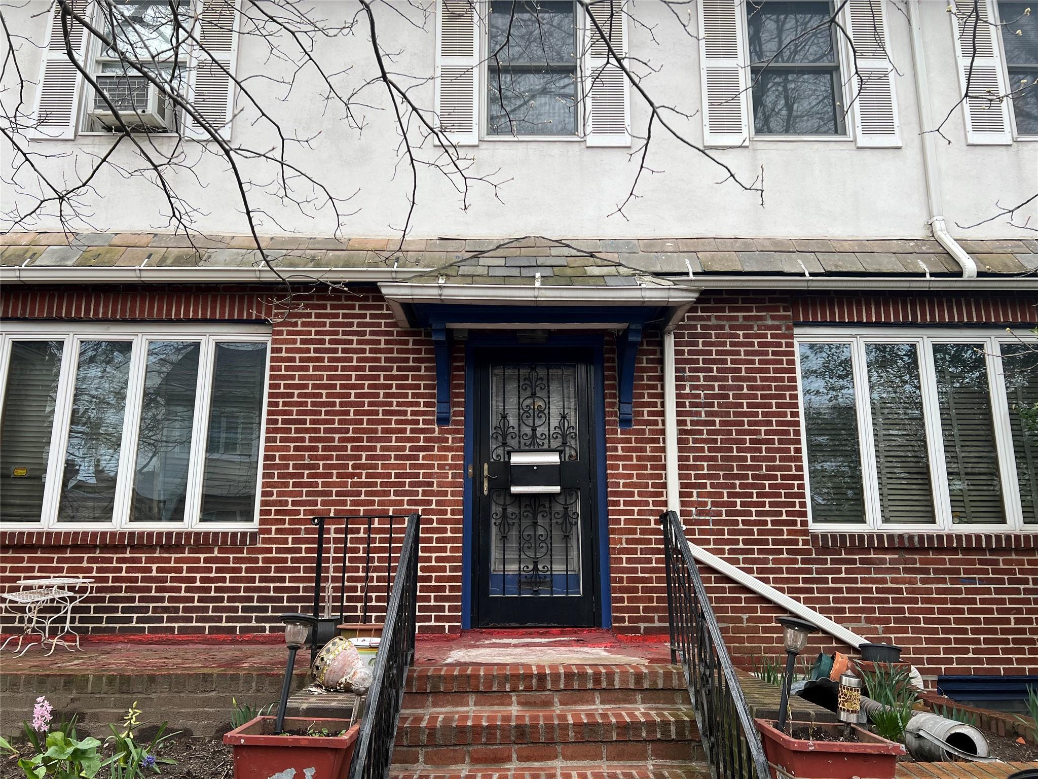 Single Family Riverside  Queens, NY 11357, MLS-847491-8