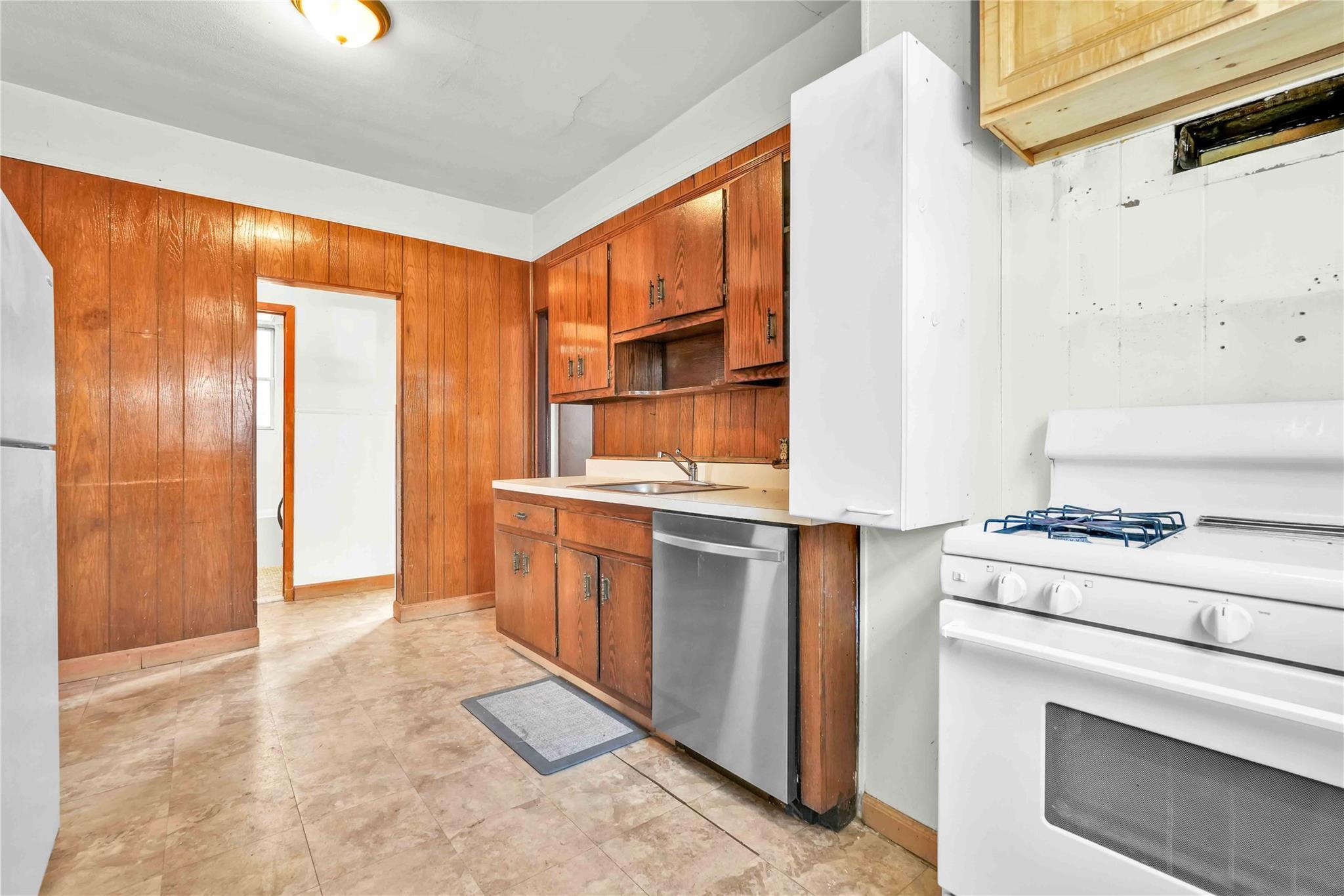 Single Family Hazen  Queens, NY 11370, MLS-847510-9