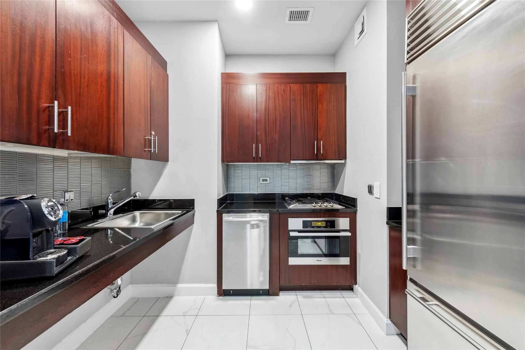 Condo Central  Manhattan, NY 10023, MLS-847519-4