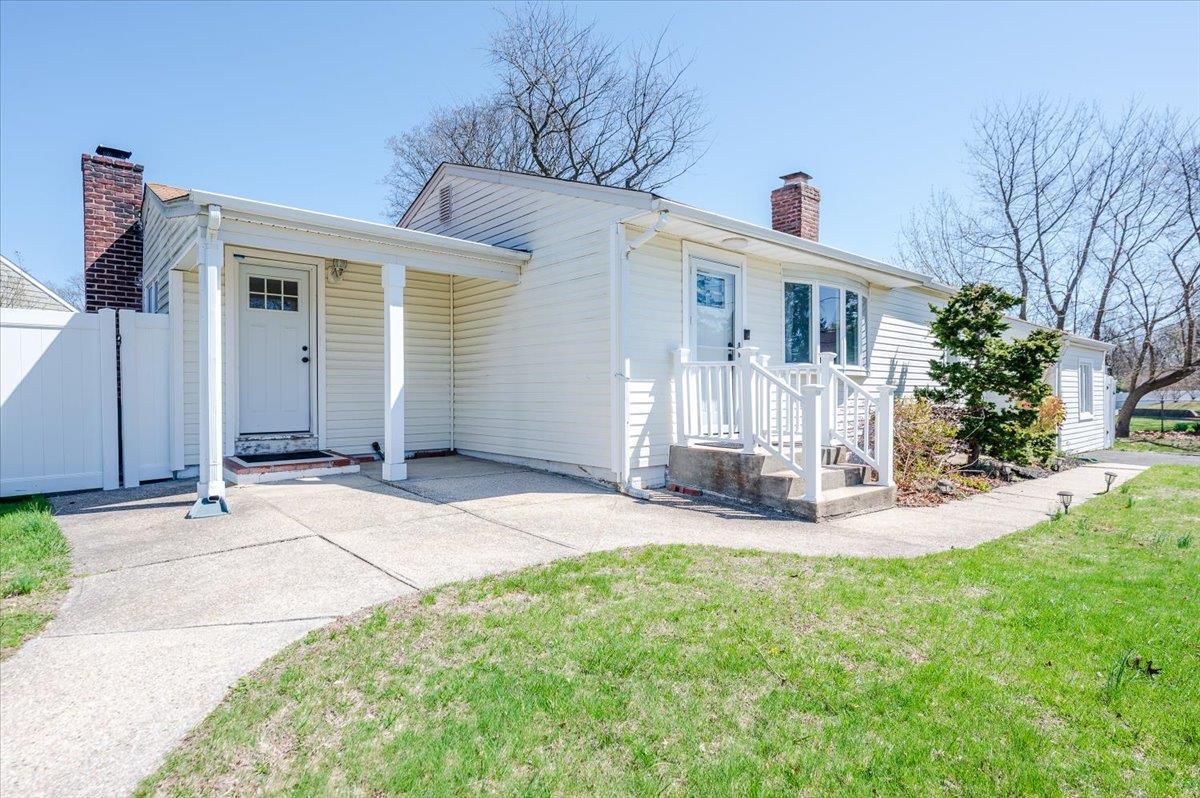 Single Family Saint Nicholas  Suffolk County, NY 11787, MLS-847523-2