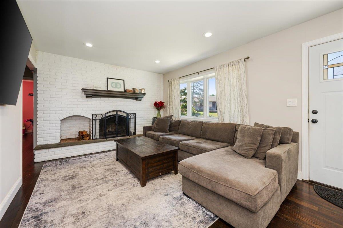 Single Family Saint Nicholas  Suffolk County, NY 11787, MLS-847523-3