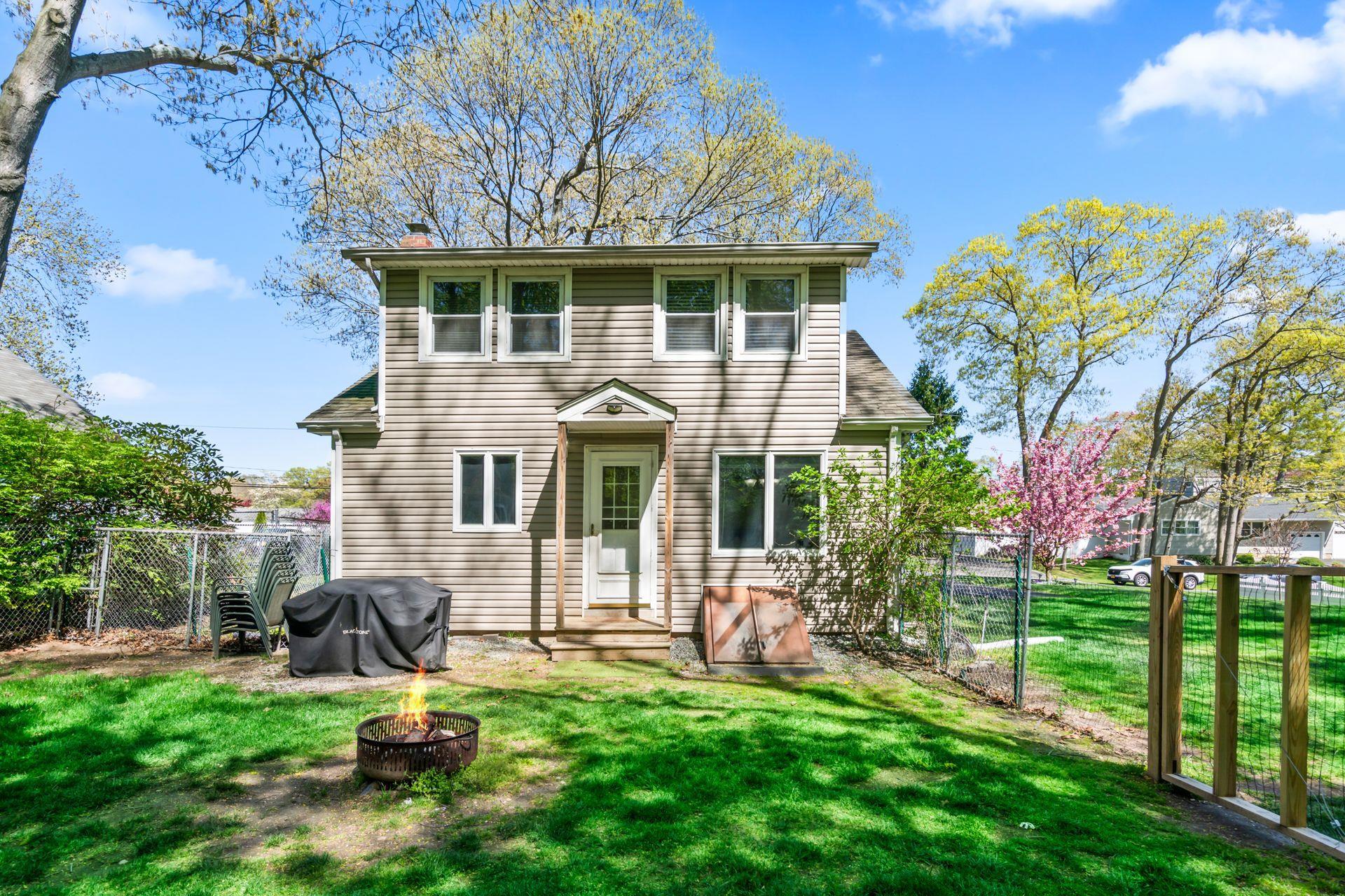 Single Family Road  Suffolk County, NY 11779, MLS-847555-25