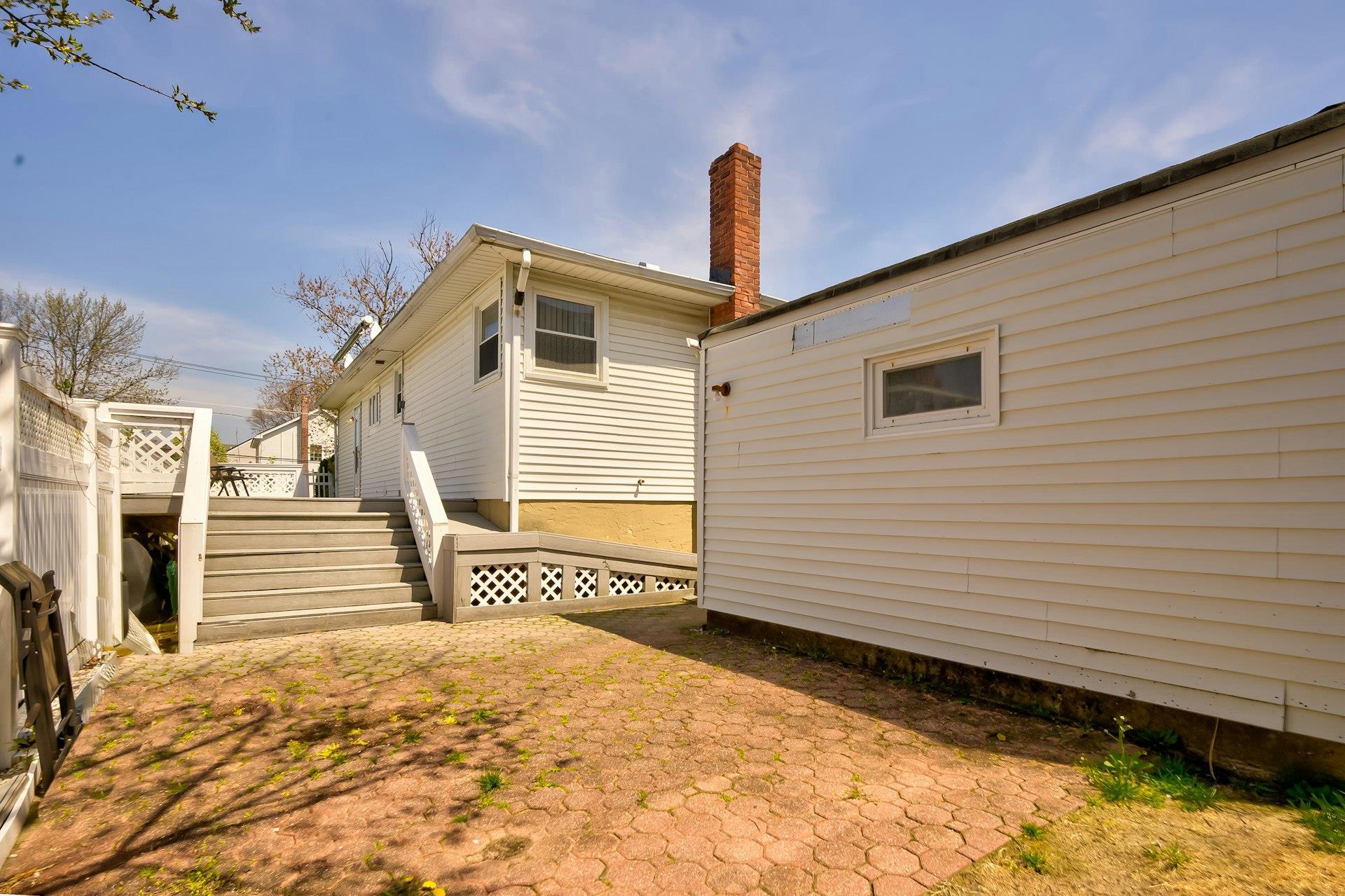 Single Family Harbor  Nassau County, NY 11783, MLS-847559-21