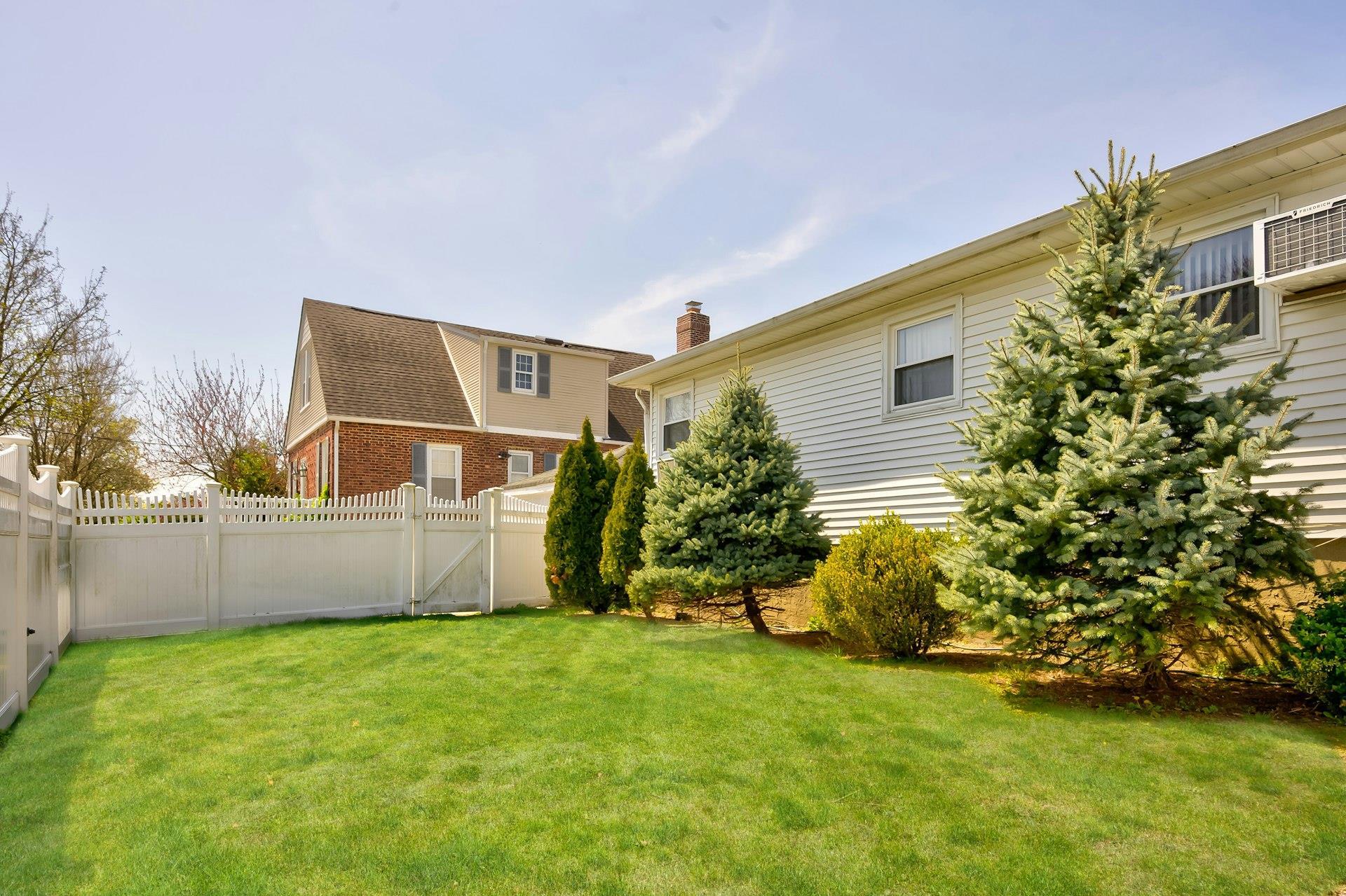 Single Family Harbor  Nassau County, NY 11783, MLS-847559-22