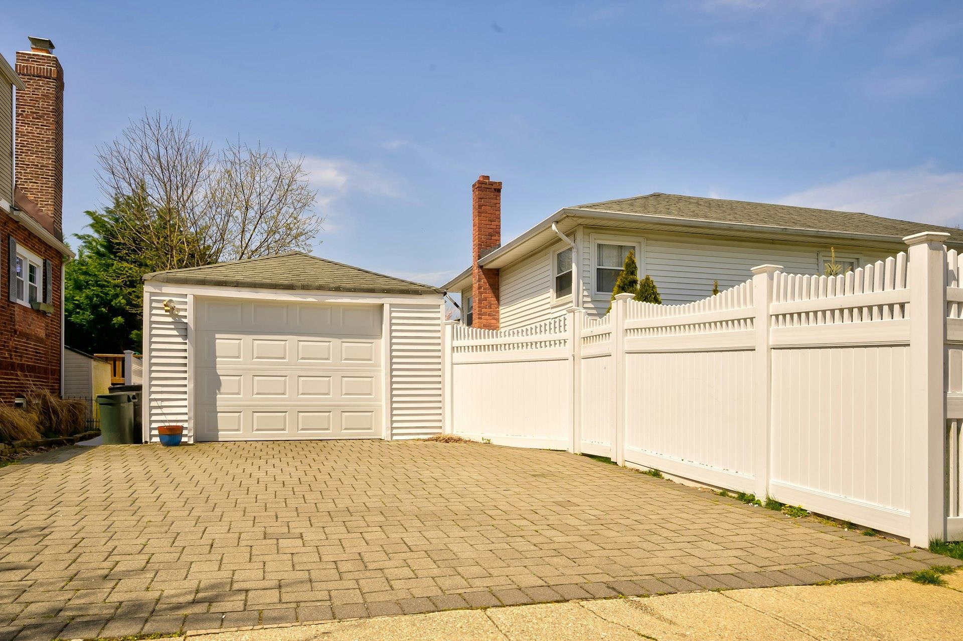 Single Family Harbor  Nassau County, NY 11783, MLS-847559-25
