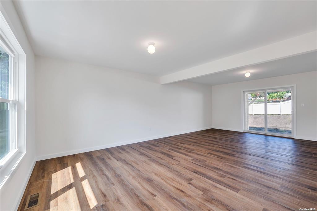 Single Family Tarkill  Suffolk County, NY 11961, MLS-847567-27