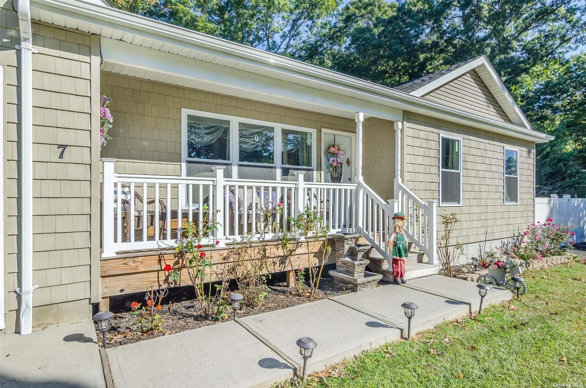 Single Family Henry  Suffolk County, NY 11720, MLS-847568-3