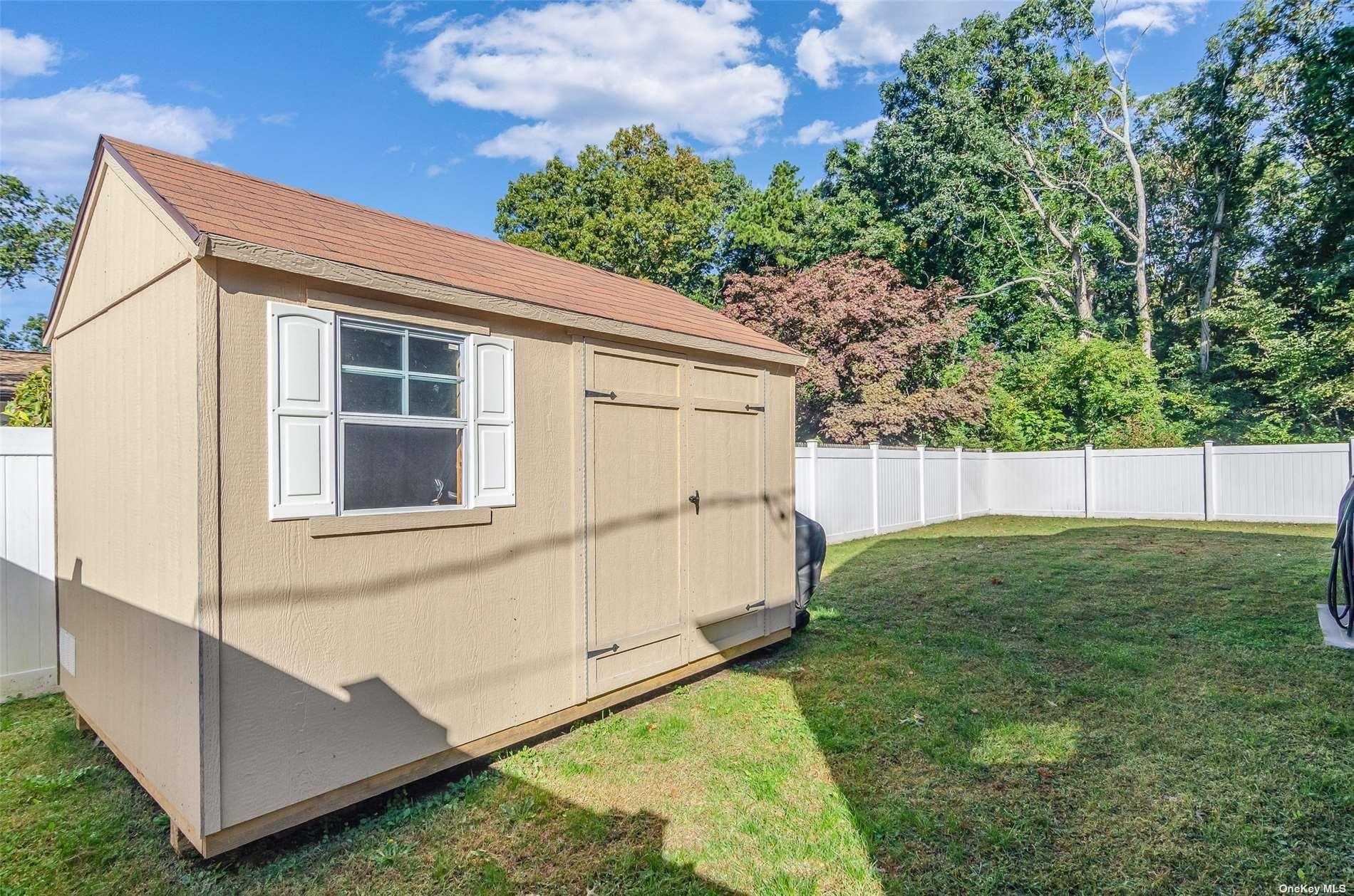 Single Family Henry  Suffolk County, NY 11720, MLS-847568-31