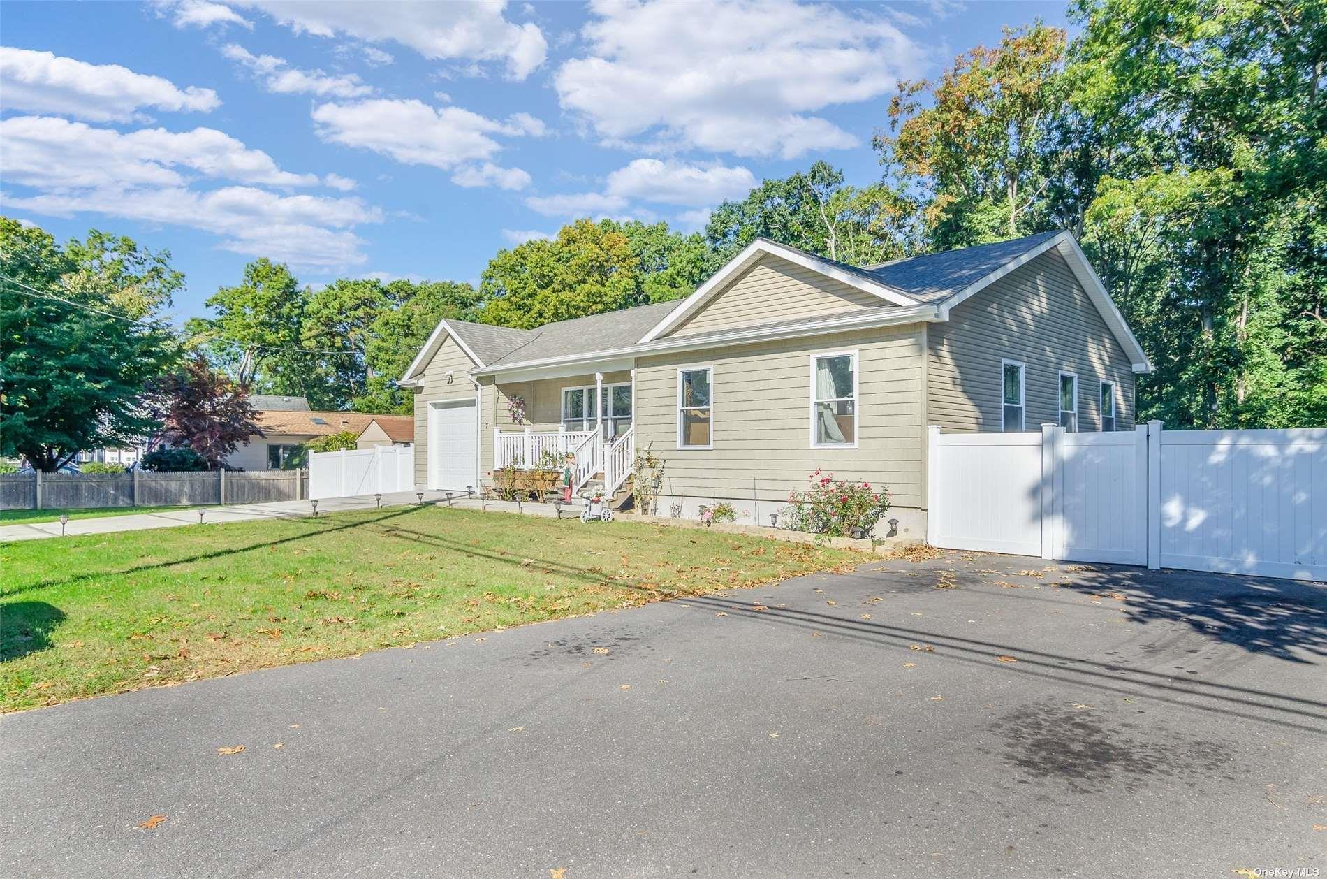 Single Family Henry  Suffolk County, NY 11720, MLS-847568-4