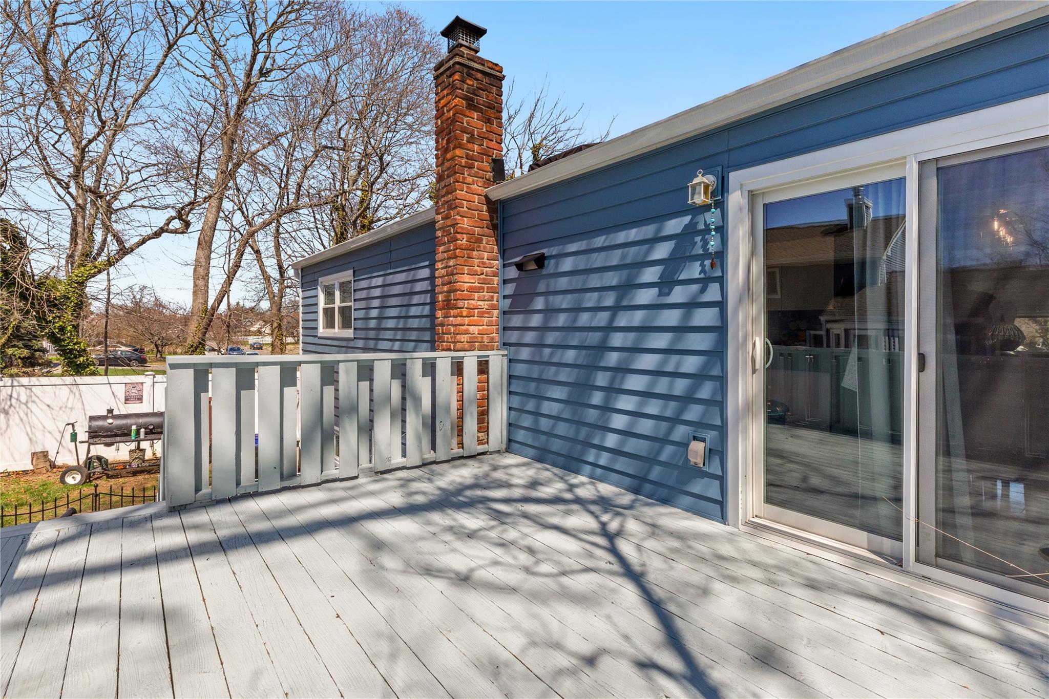 Single Family Bay Shore  Suffolk County, NY 11795, MLS-847583-18