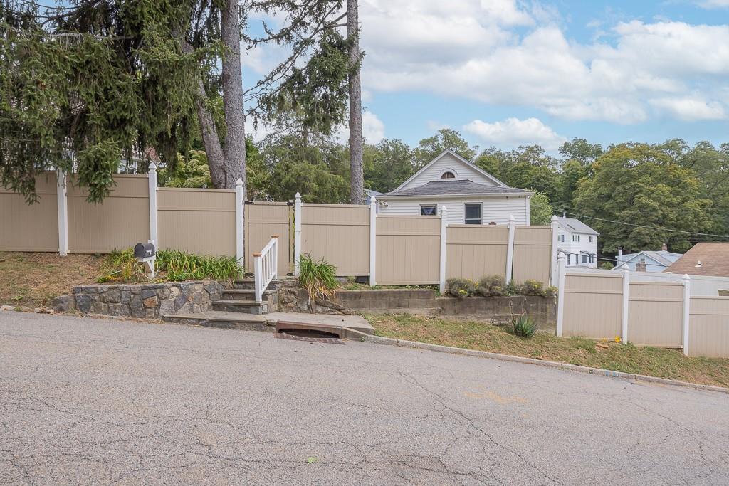 Single Family Samstag  Westchester County, NY 10562, MLS-847587-14