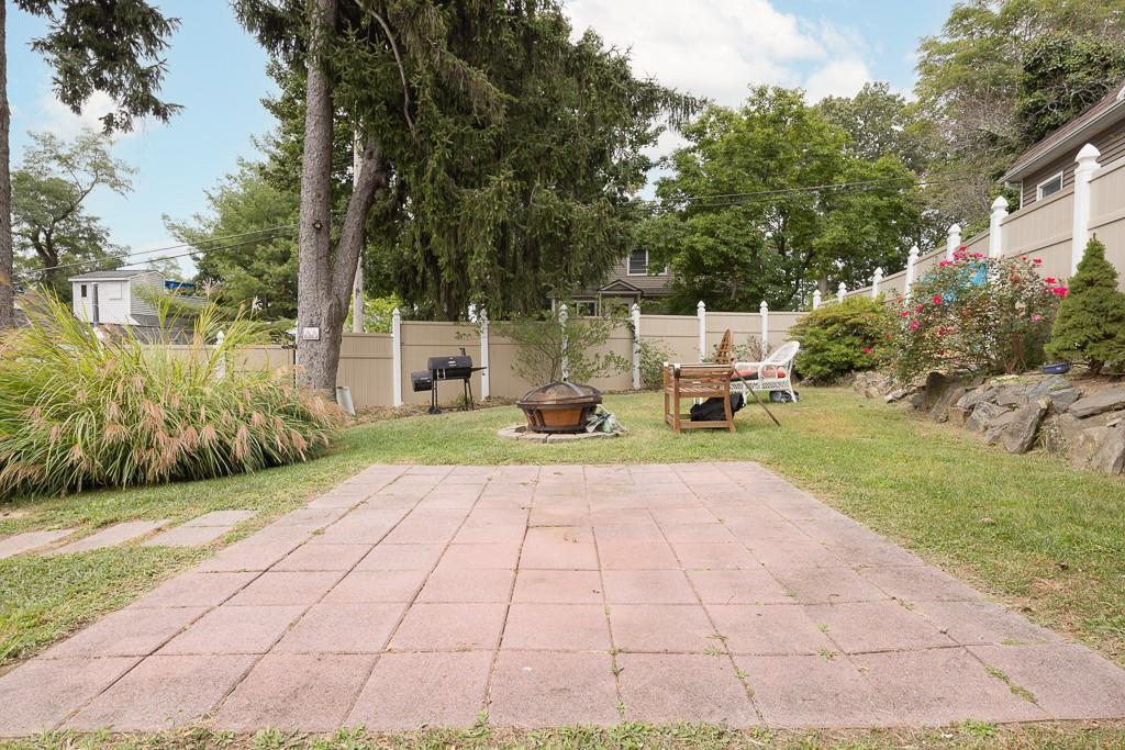 Single Family Samstag  Westchester County, NY 10562, MLS-847587-24