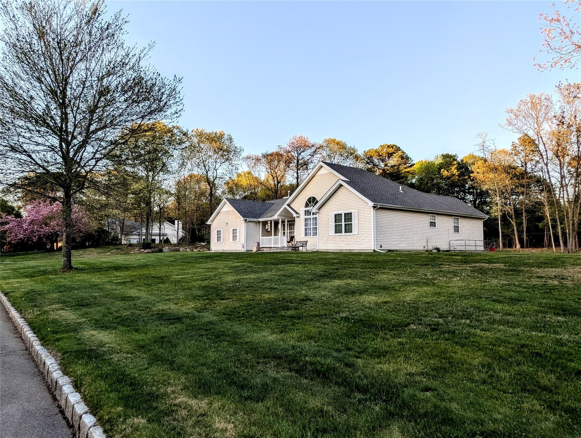 Single Family Susan  Suffolk County, NY 11953, MLS-847592-4