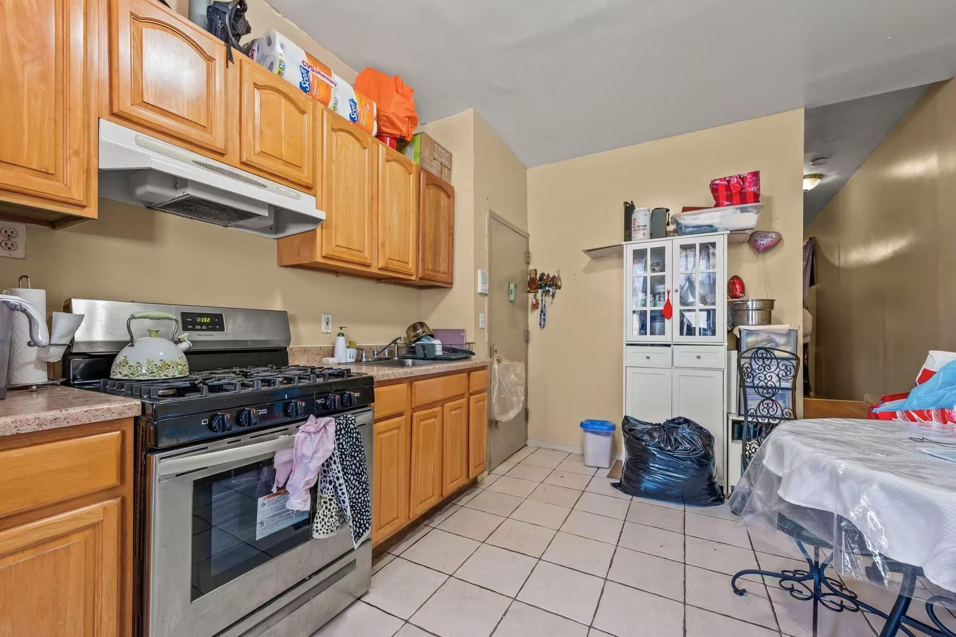 Commercial Sale Bushwick  Brooklyn, NY 11206, MLS-847593-4