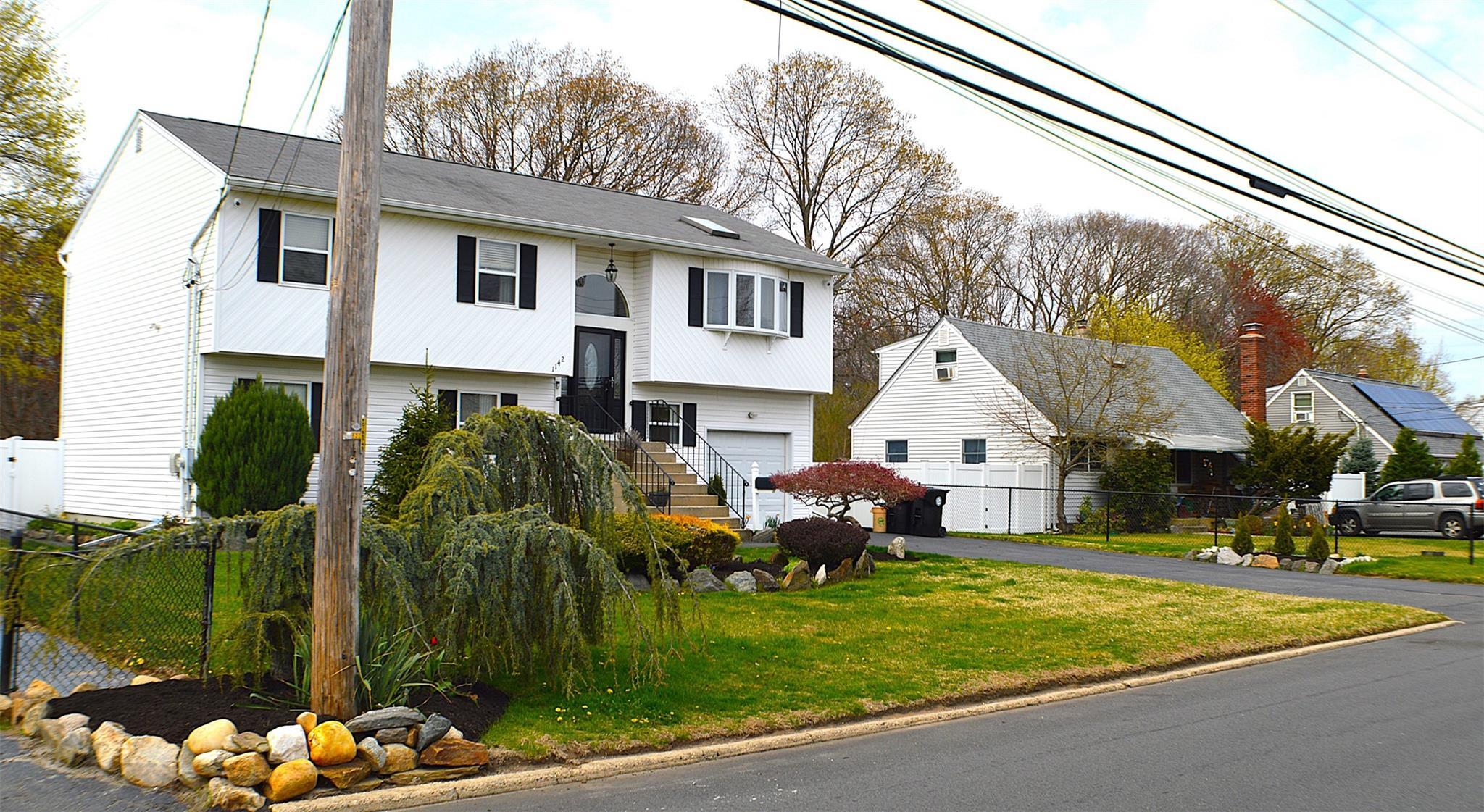 Single Family Brookdale  Suffolk County, NY 11706, MLS-847621-2