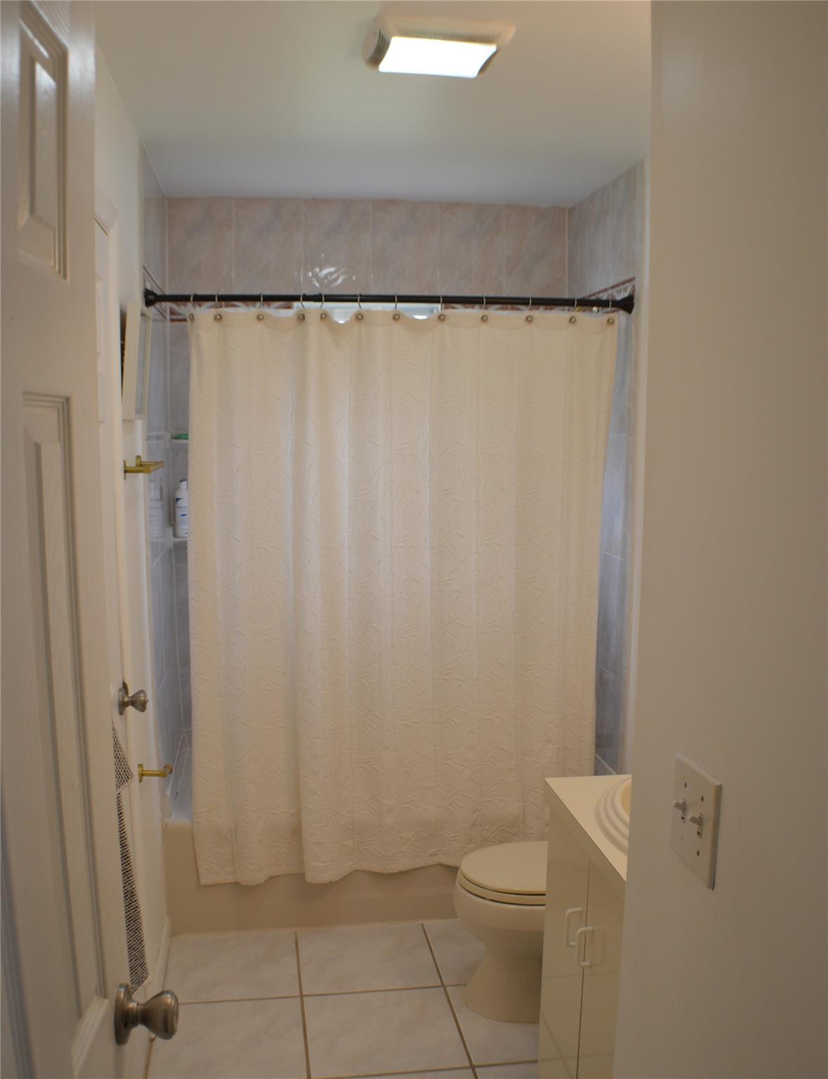 Single Family Brookdale  Suffolk County, NY 11706, MLS-847621-39