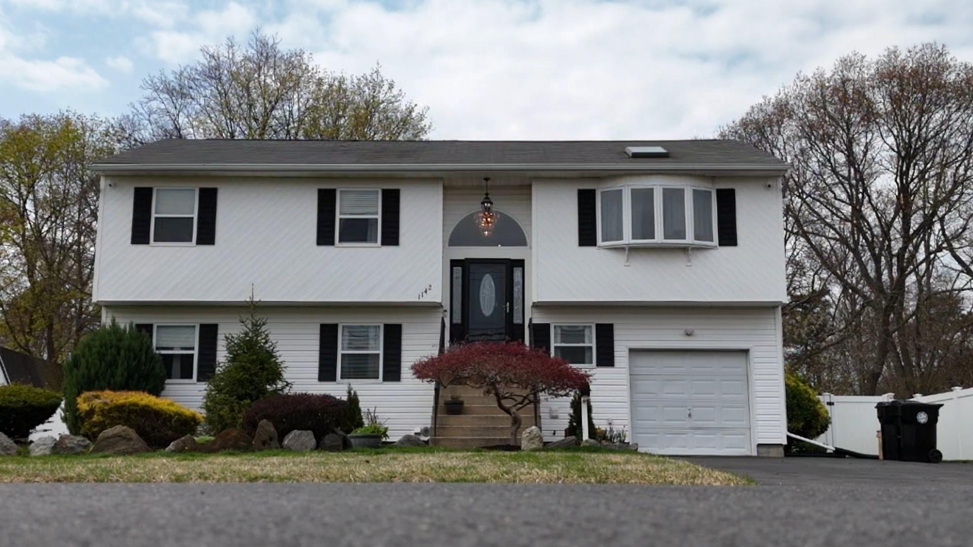 Single Family Brookdale  Suffolk County, NY 11706, MLS-847621-4