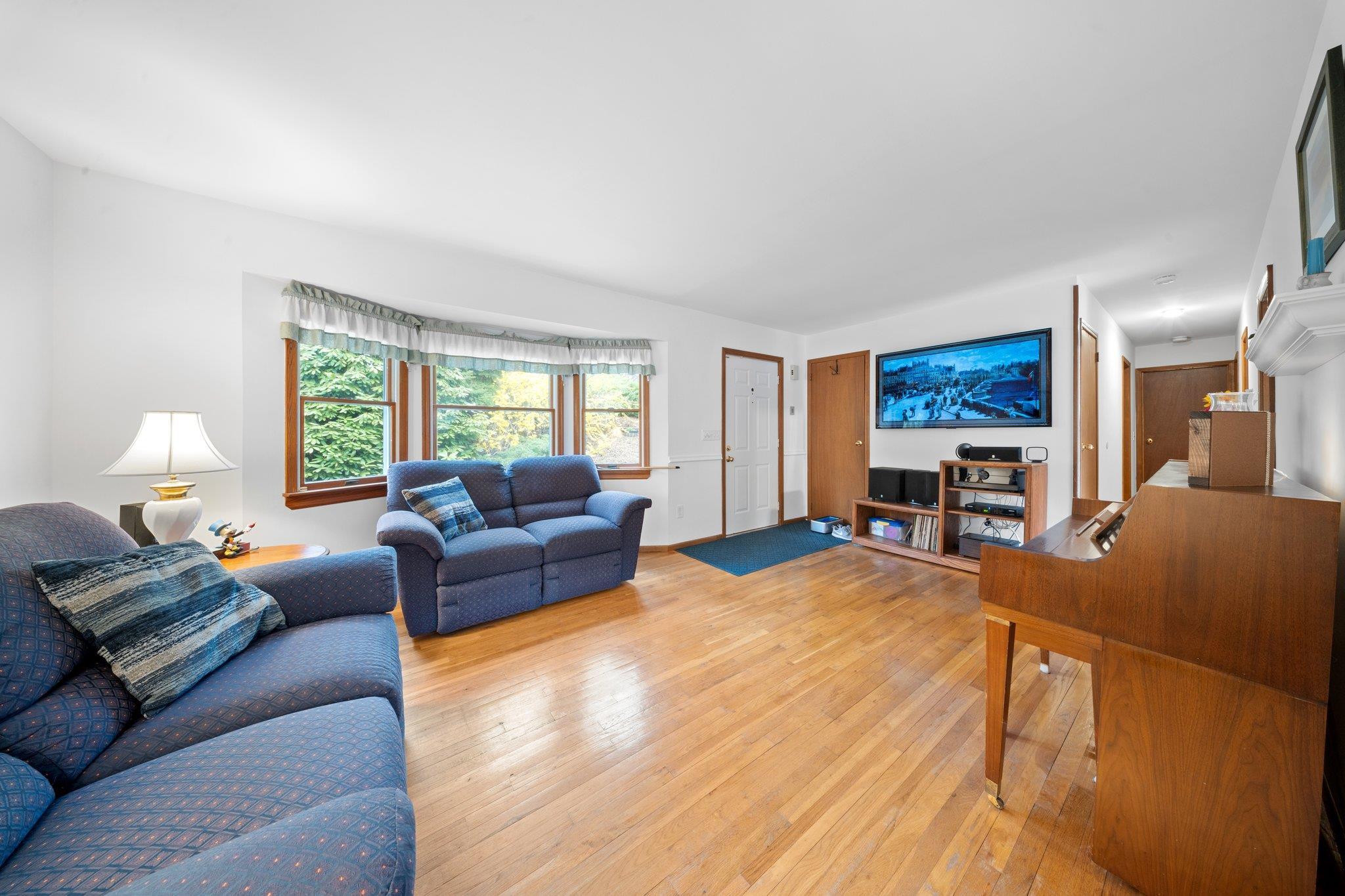 Single Family Park  Suffolk County, NY 11778, MLS-847635-5