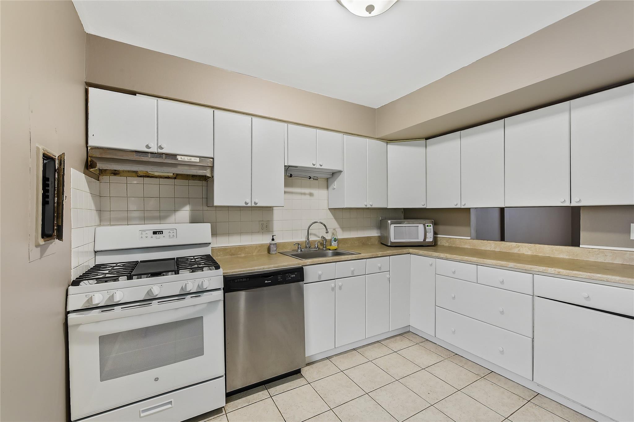 Single Family Silo  Orange County, NY 10940, MLS-847660-9