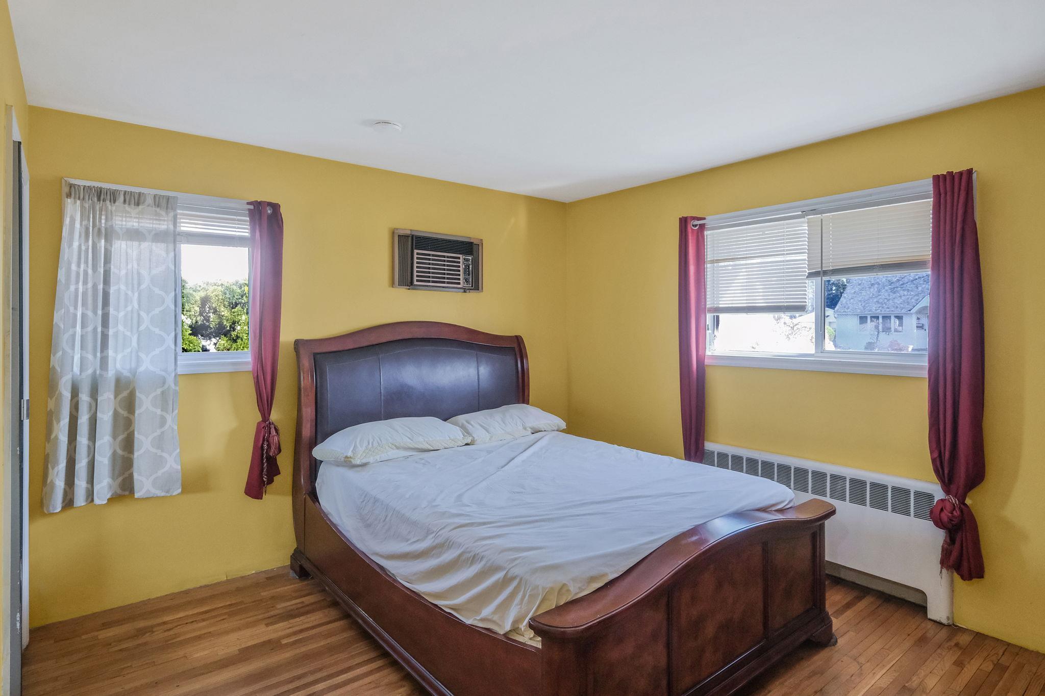 Single Family Northcote  Nassau County, NY 11590, MLS-847687-12