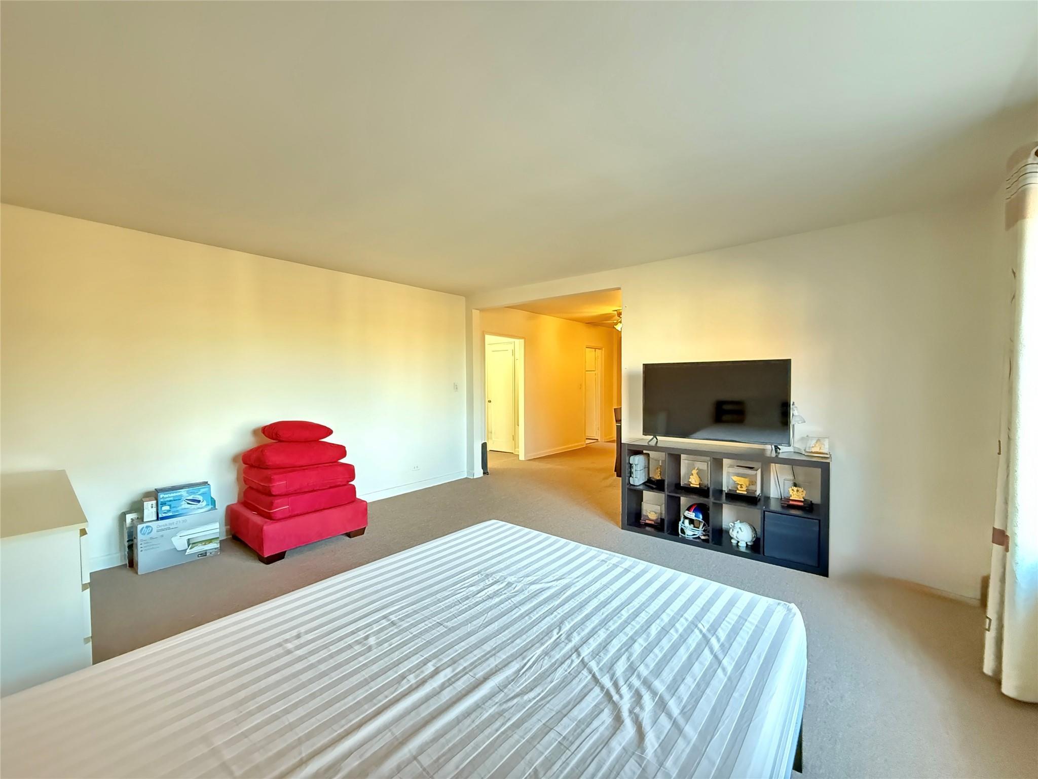 Coop 38th Ave  Queens, NY 11354, MLS-847709-6
