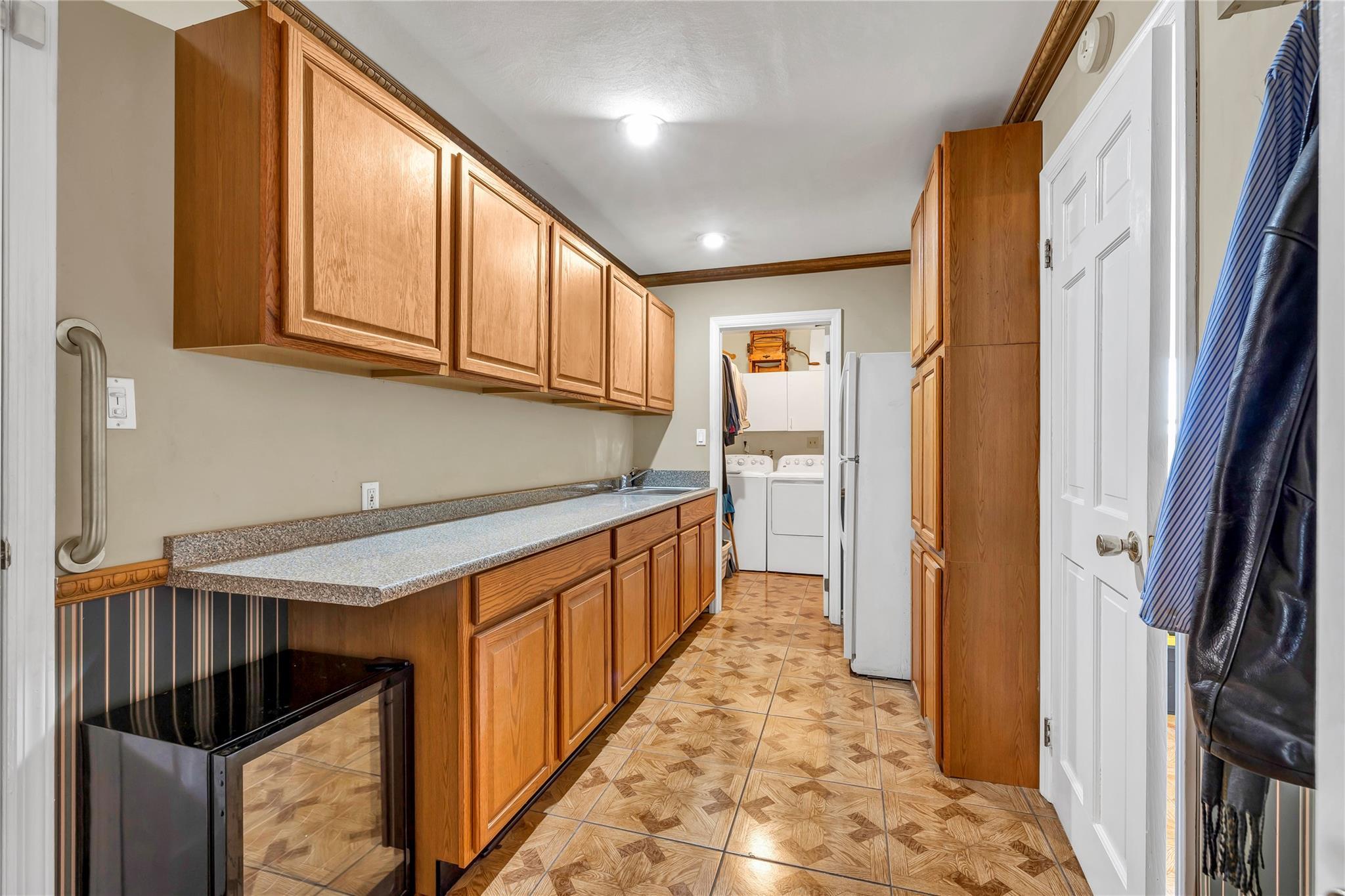 Single Family Oak  Suffolk County, NY 11946, MLS-847747-16