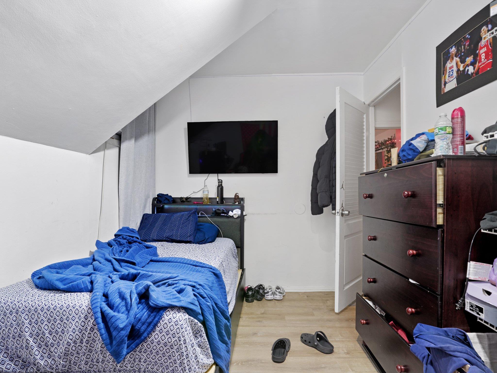 Single Family Van Nest  Bronx, NY 10461, MLS-847786-11