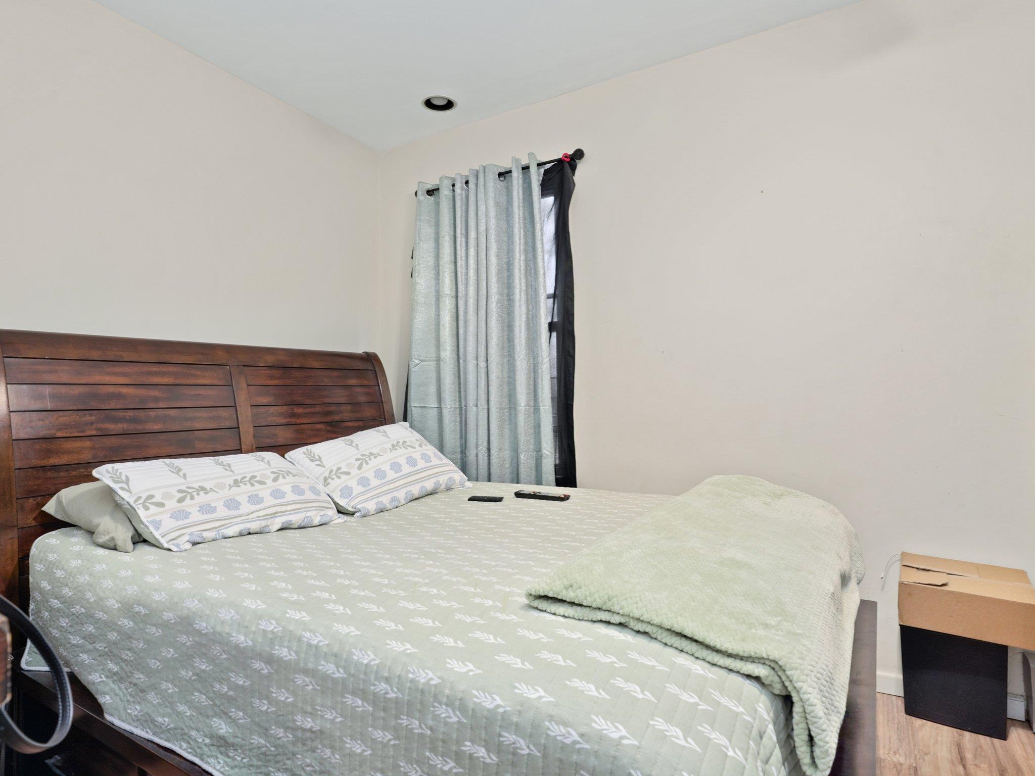 Single Family Van Nest  Bronx, NY 10461, MLS-847786-8