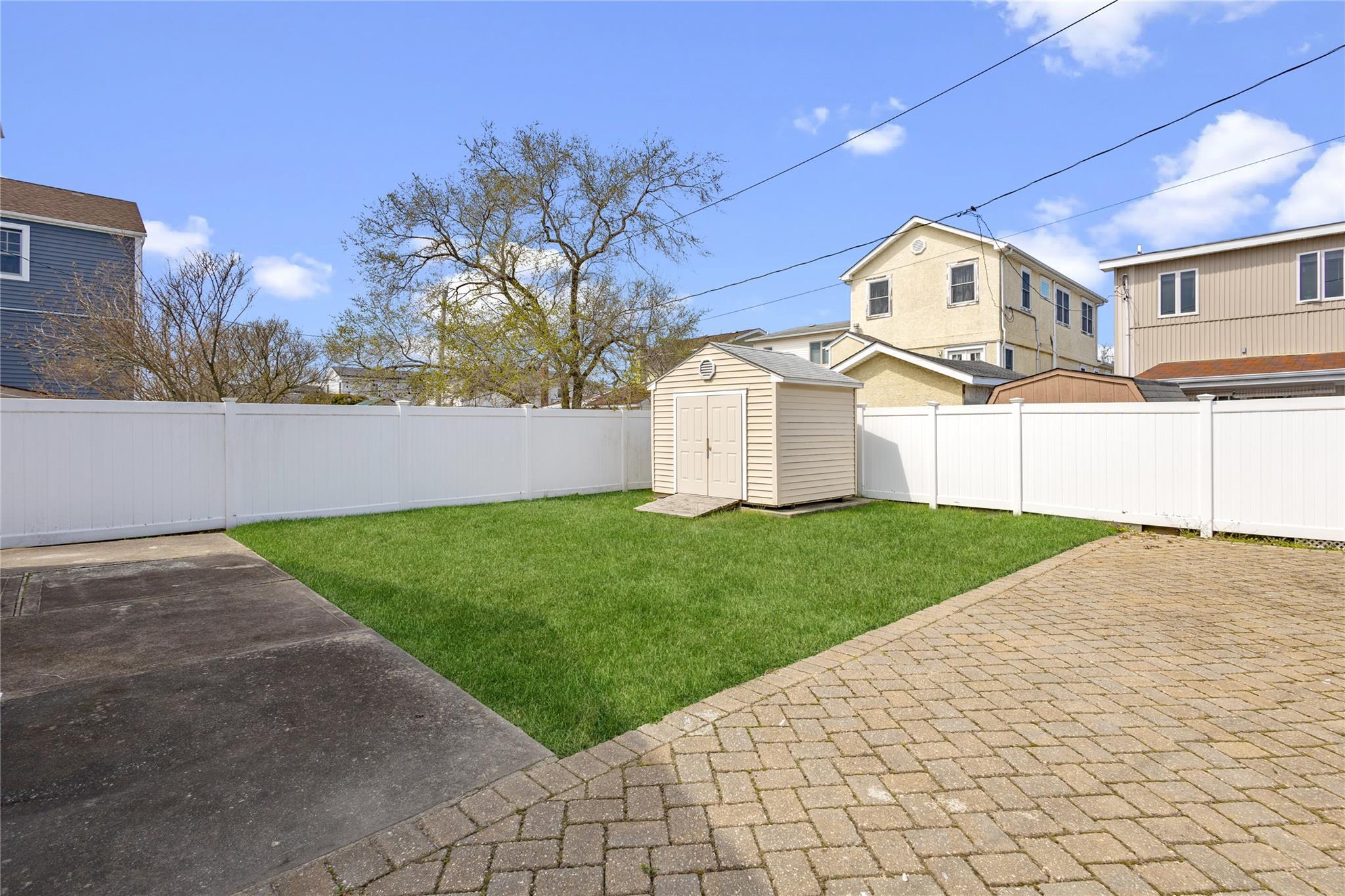 Single Family Warwick  Nassau County, NY 11558, MLS-847864-21