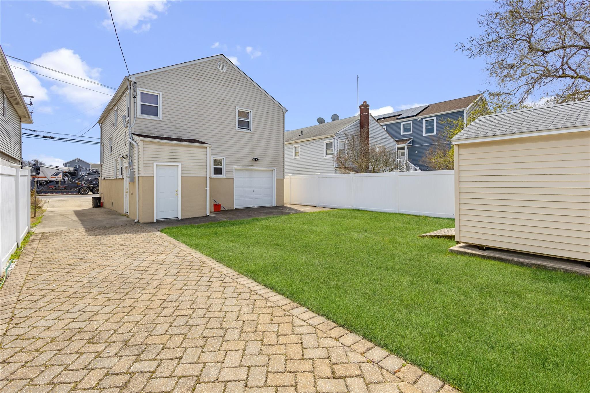Single Family Warwick  Nassau County, NY 11558, MLS-847864-22