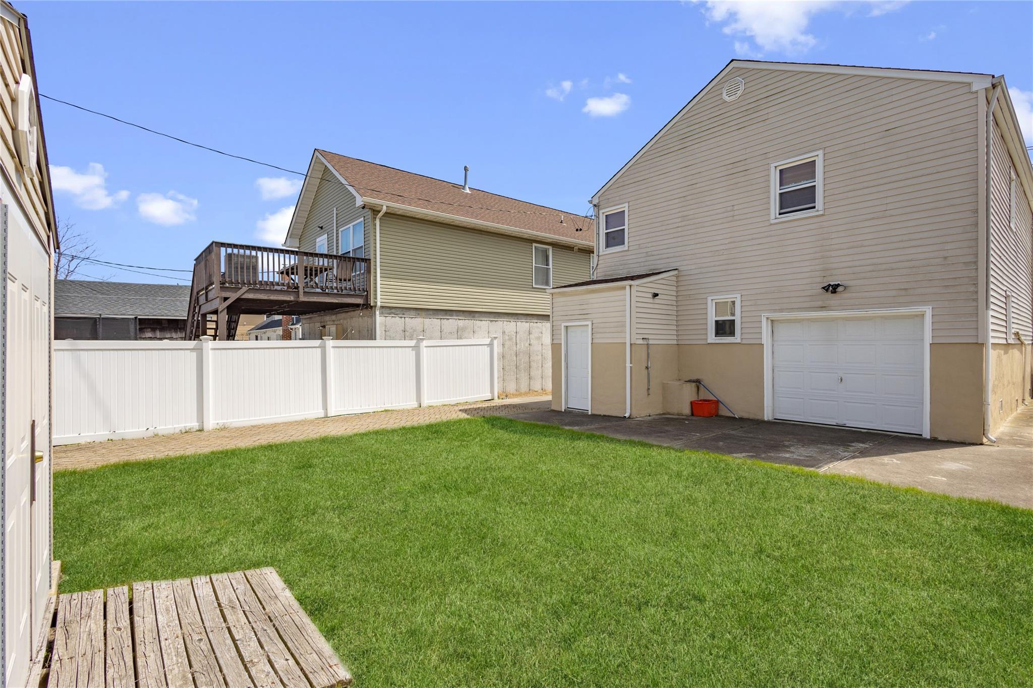 Single Family Warwick  Nassau County, NY 11558, MLS-847864-23