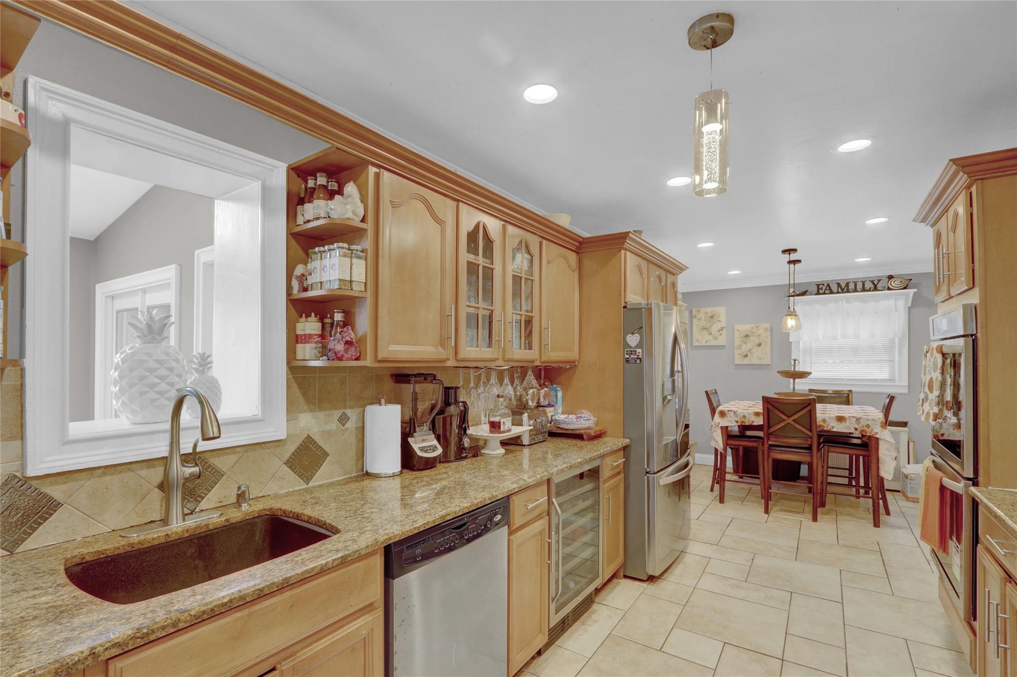 Single Family California  Nassau County, NY 11520, MLS-847893-10