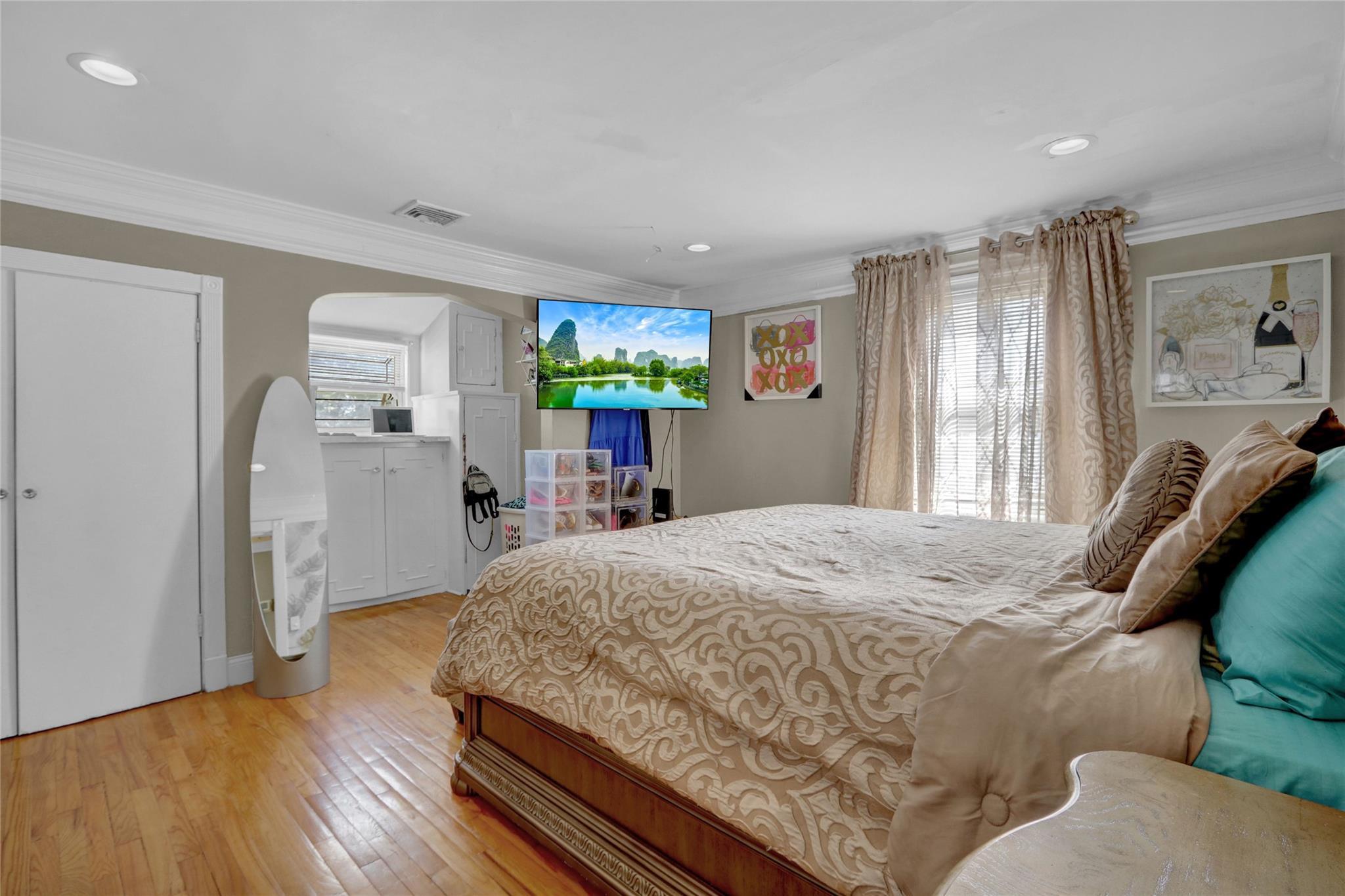 Single Family California  Nassau County, NY 11520, MLS-847893-15